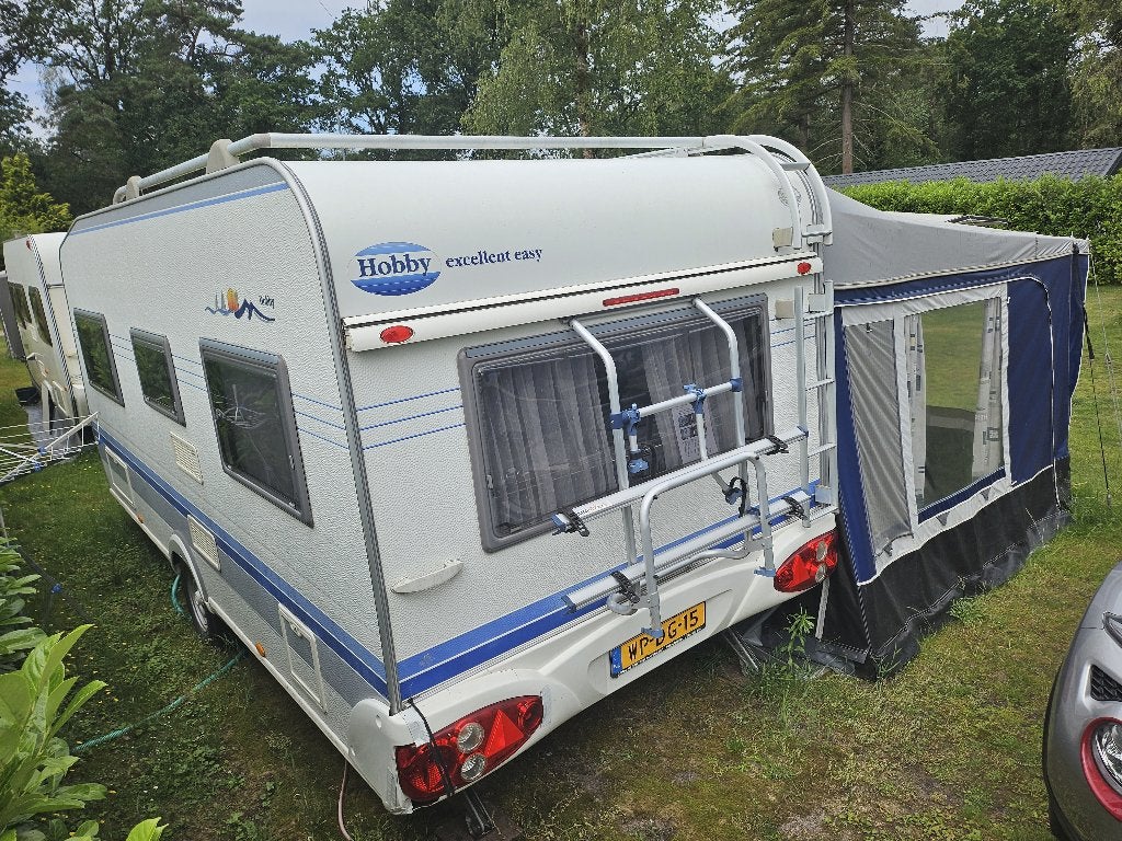 PER DIRECT TE KOOP Hobby Excellent Easy 495 uit 2005, Caravans en Kamperen, Rondzit, Hobby, Schokbreker, Particulier