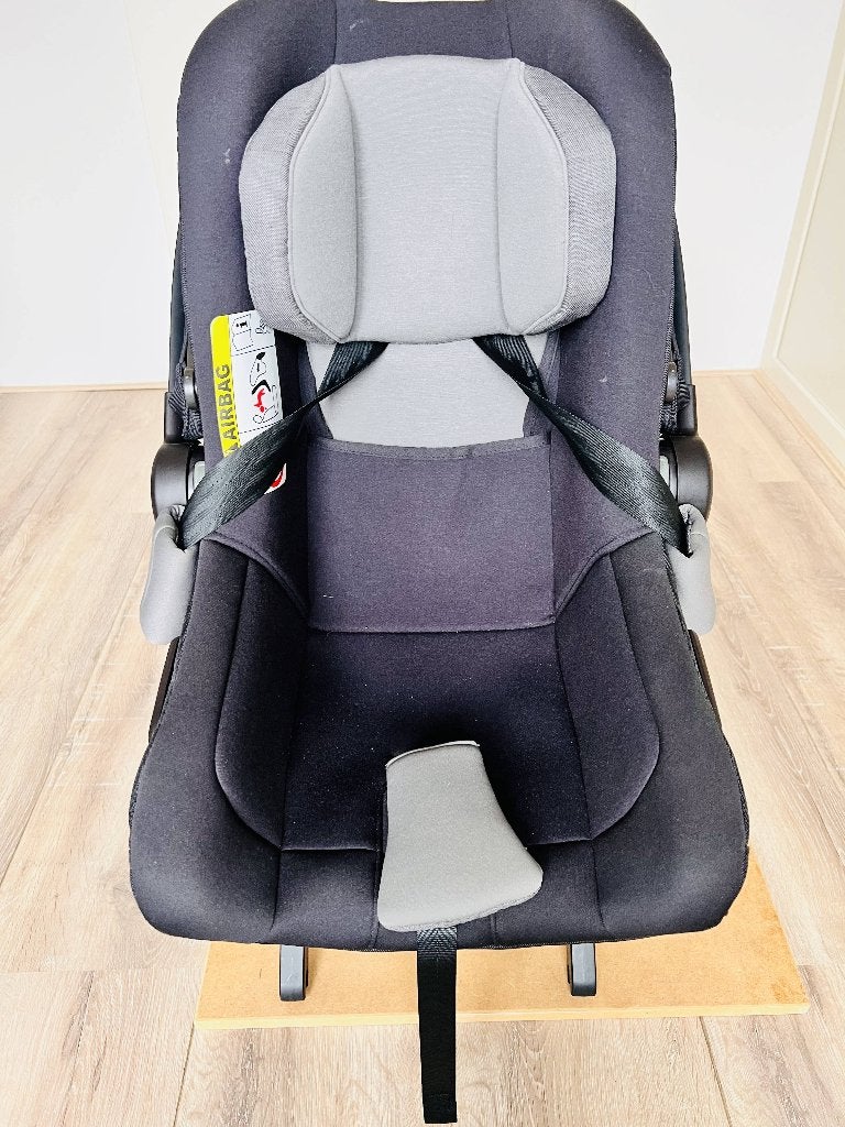 Nuna PIPA Next Autostoel + BASE Next 360 ISOFIX – Caviar, Zijbescherming, Zo goed als nieuw, Isofix, 0 t/m 13 kg