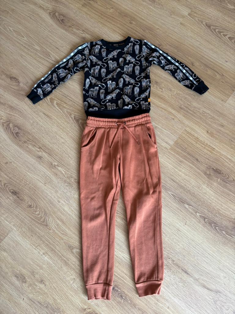 Set broek&trui maat 110 Dirkje, Ophalen of Verzenden, Zo goed als nieuw, Jongen of Meisje, Trui of Vest
