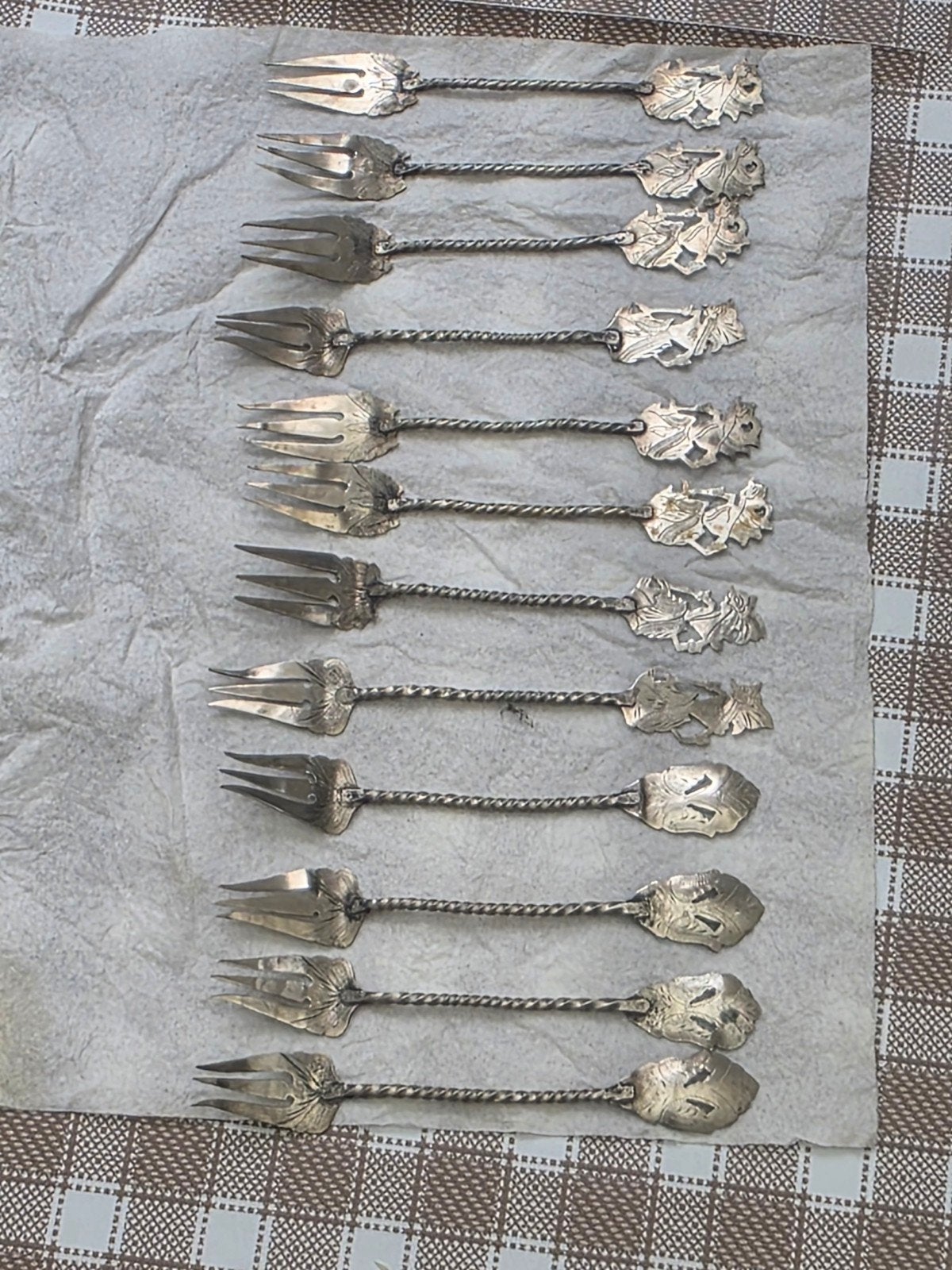 Set van 12 antieke zilveren gebaksvorkjes Wayang/Lotus fig., Antiek en Kunst, Antiek | Bestek, Ophalen of Verzenden