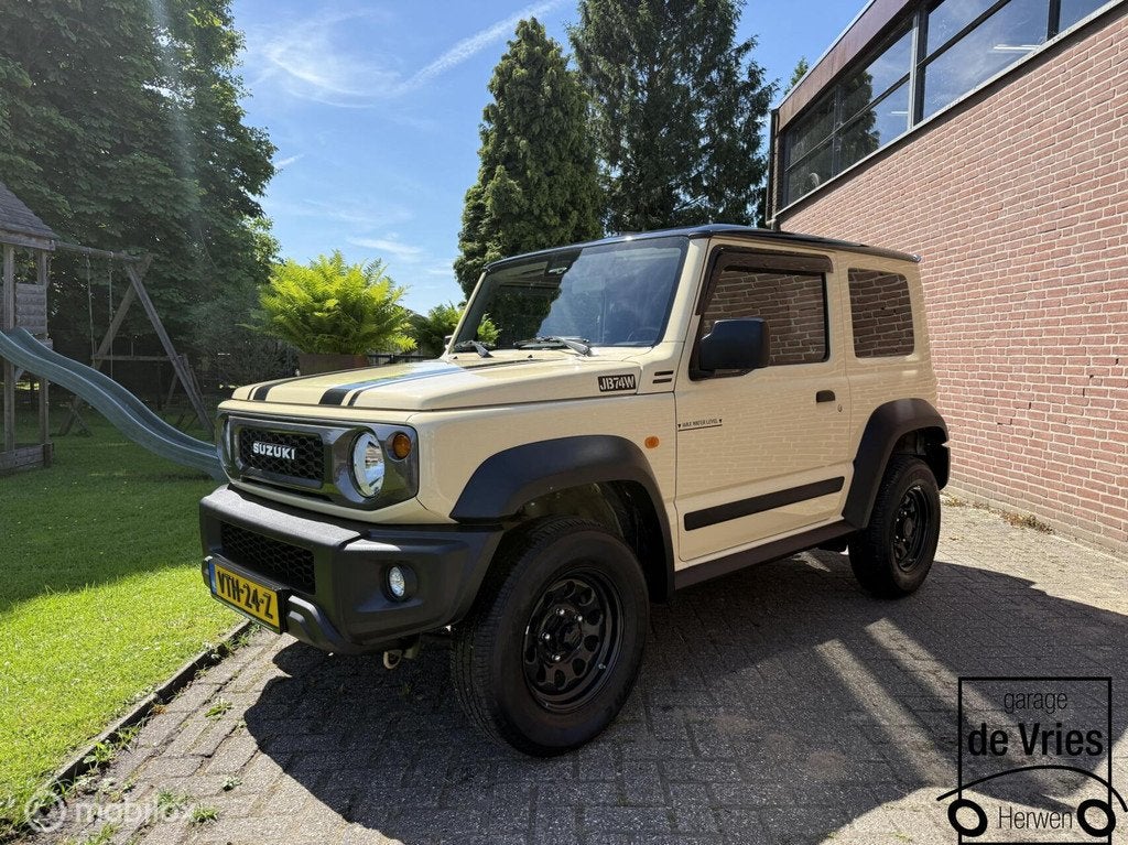 Suzuki Jimny 1.5 Professional, Gebruikt, 4 cilinders, 102 pk, Bedrijf
