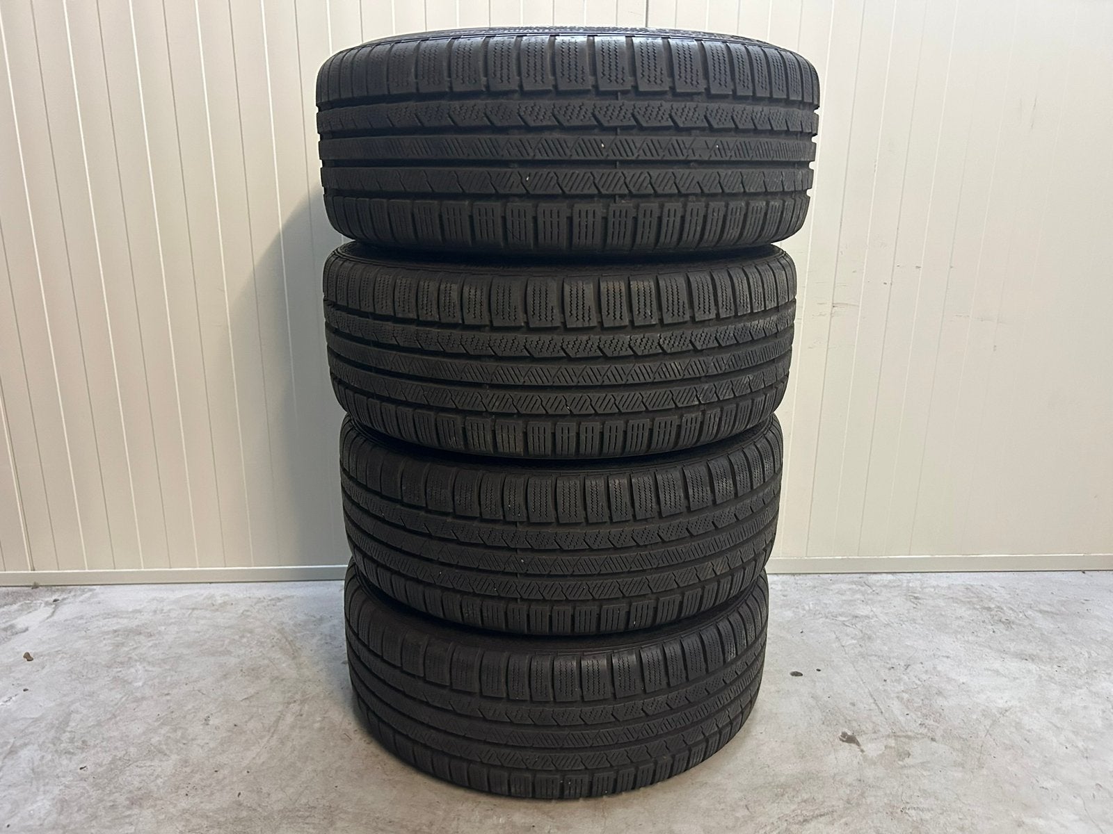 Originele Seat Leon Cupra FR 5F 19 inch Conti winter 2021, Auto-onderdelen, Gebruikt, Banden en Velgen, Winterbanden, 235 mm