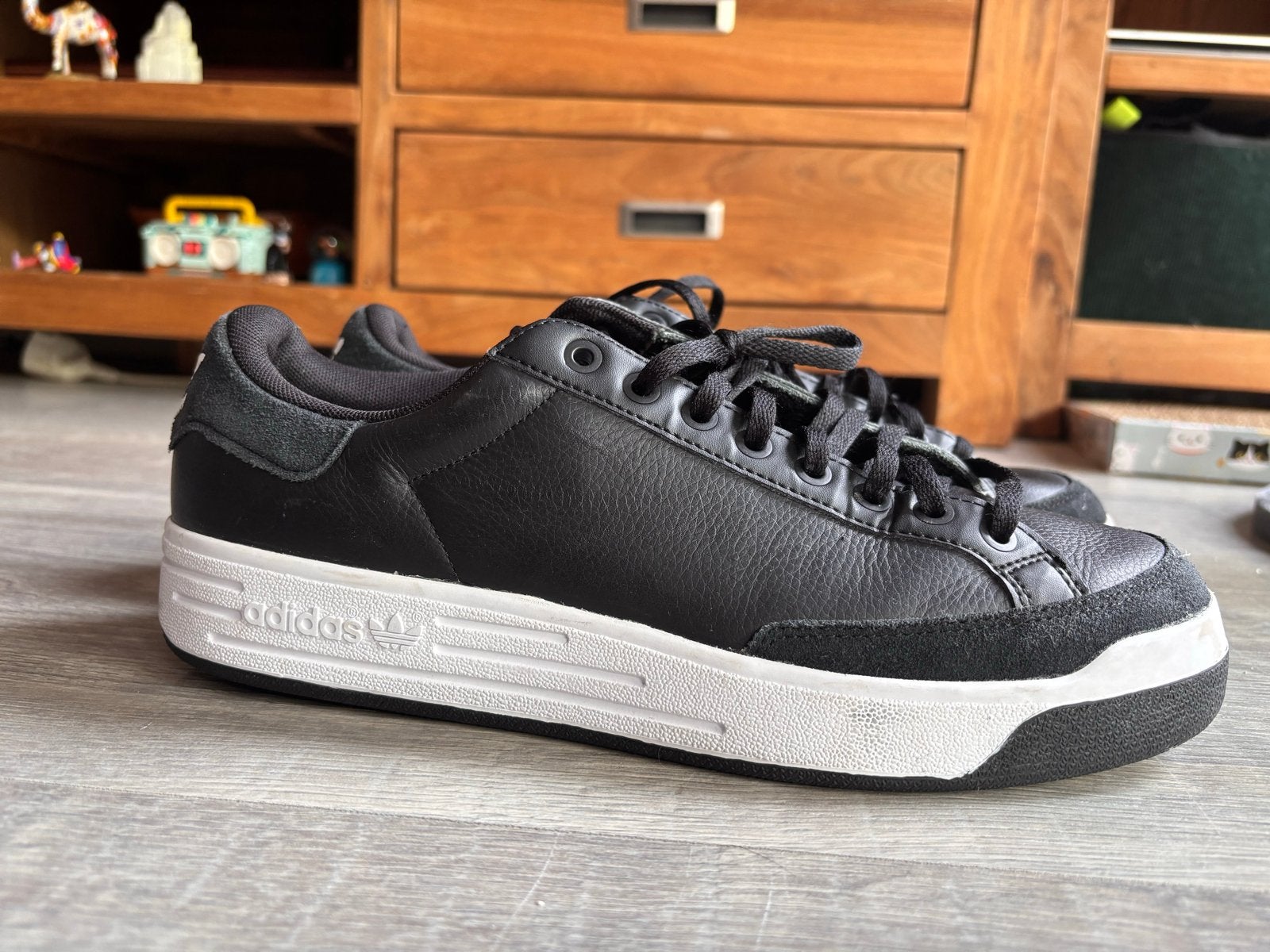 Adidas Rod Laver Heren Sneakers Maat 44 Zwart, Ophalen of Verzenden, Gedragen, Zwart, Sneakers of Gympen