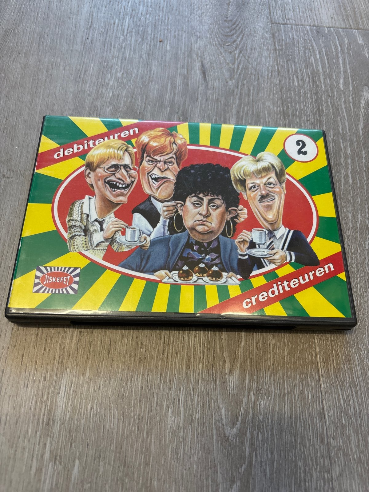 Jiskefet - Debiteuren Crediteuren 2 DVD, Gebruikt, Alle leeftijden, Inclusief doosje, Ophalen of Verzenden