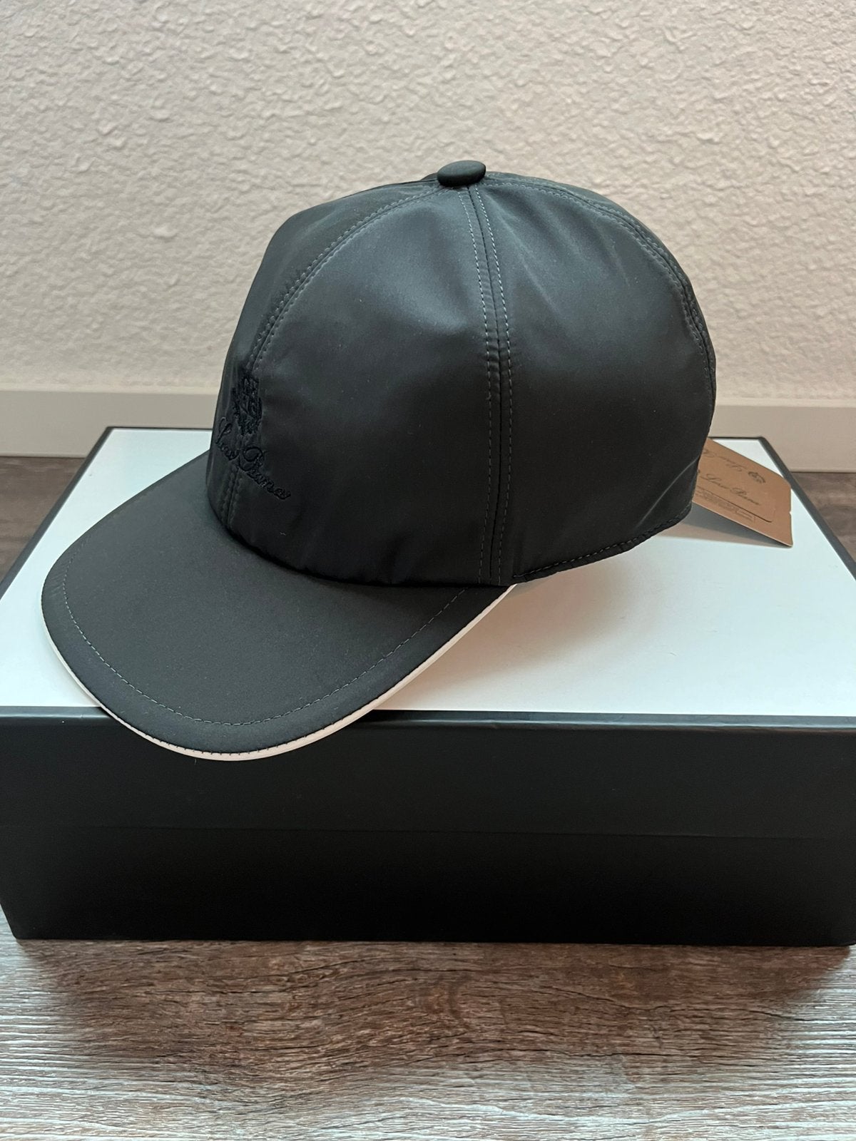 LORO PIANA/ PET/ CAP, Ophalen of Verzenden, Nieuw, Pet