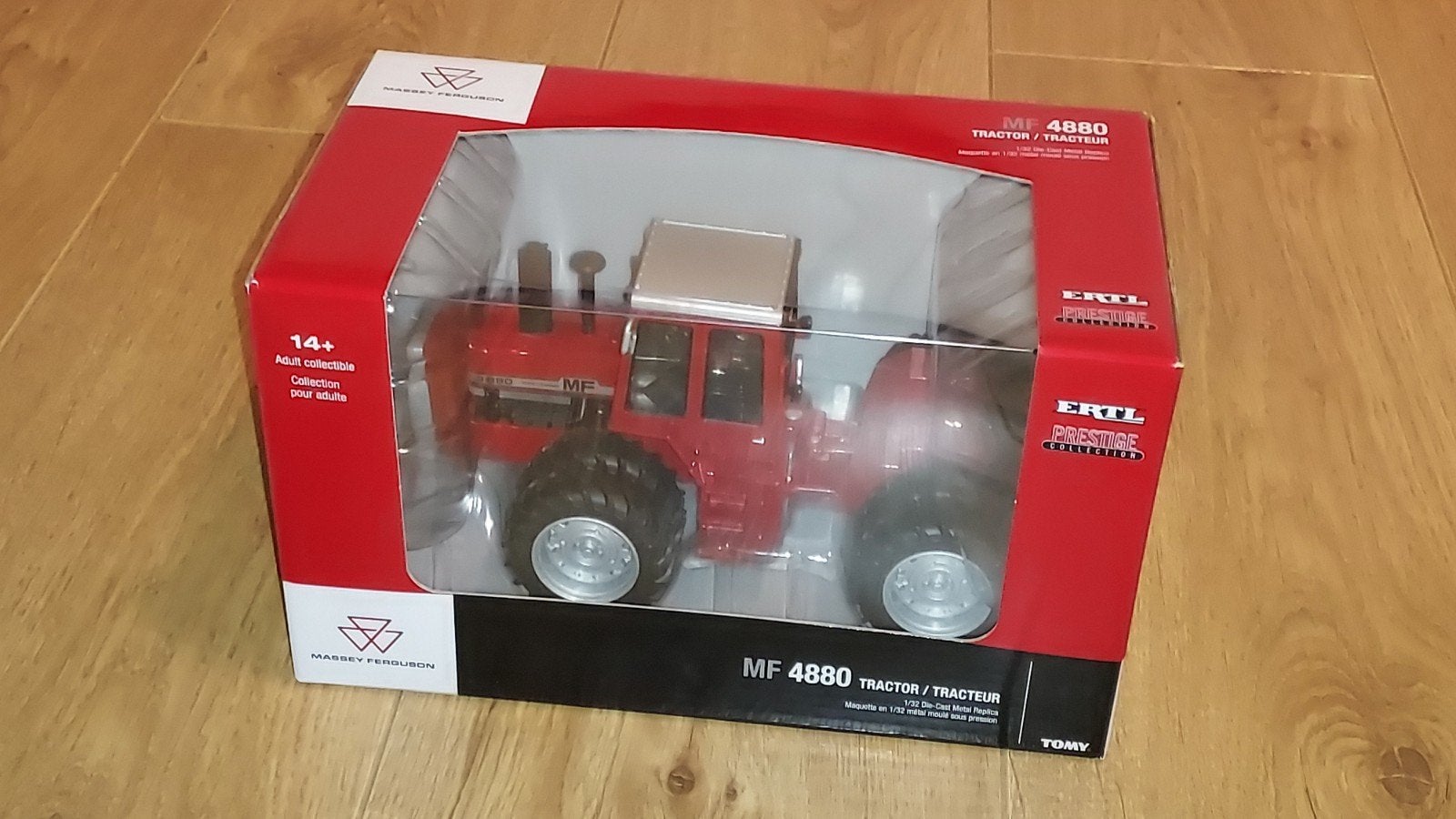 Massey Ferguson 4880, Ertl, 1:32, Ophalen of Verzenden, Nieuw, Tractor of Landbouw, ERTL