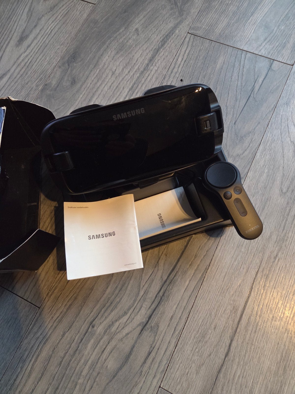 Samsung Gear VR met Controller - Zo goed als nieuw, Spelcomputers en Games, Ophalen of Verzenden, Zo goed als nieuw, VR-bril, Telefoon