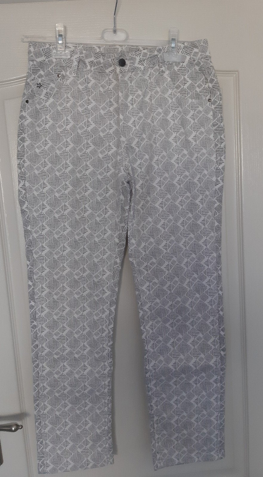NIEUWE  Broek met Fijn  Motief Maat M, Maat 38/40 (M), Overige kleuren, Nieuw, Ophalen of Verzenden