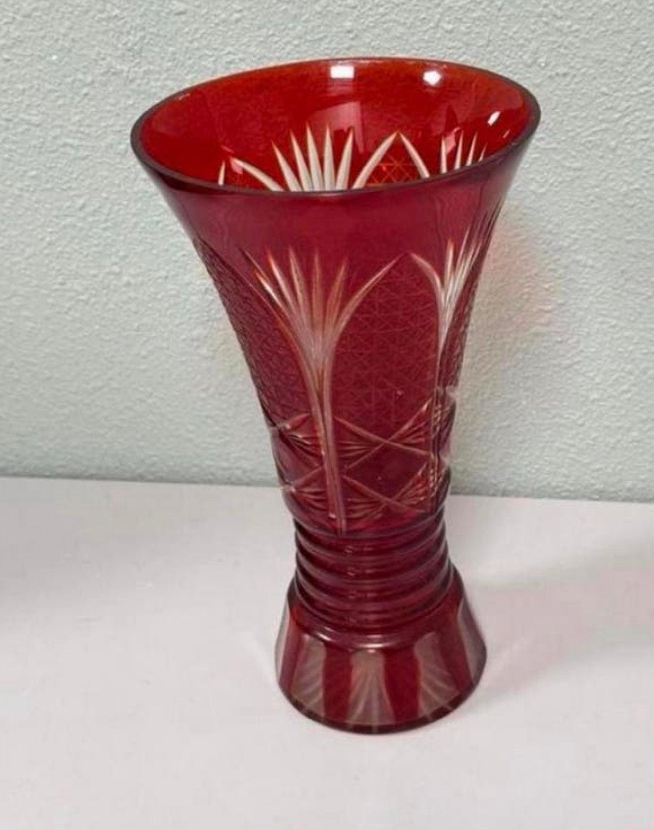 Handgeslepen kristal antieke vaas Boheemse stijl robijnrood, Ophalen of Verzenden