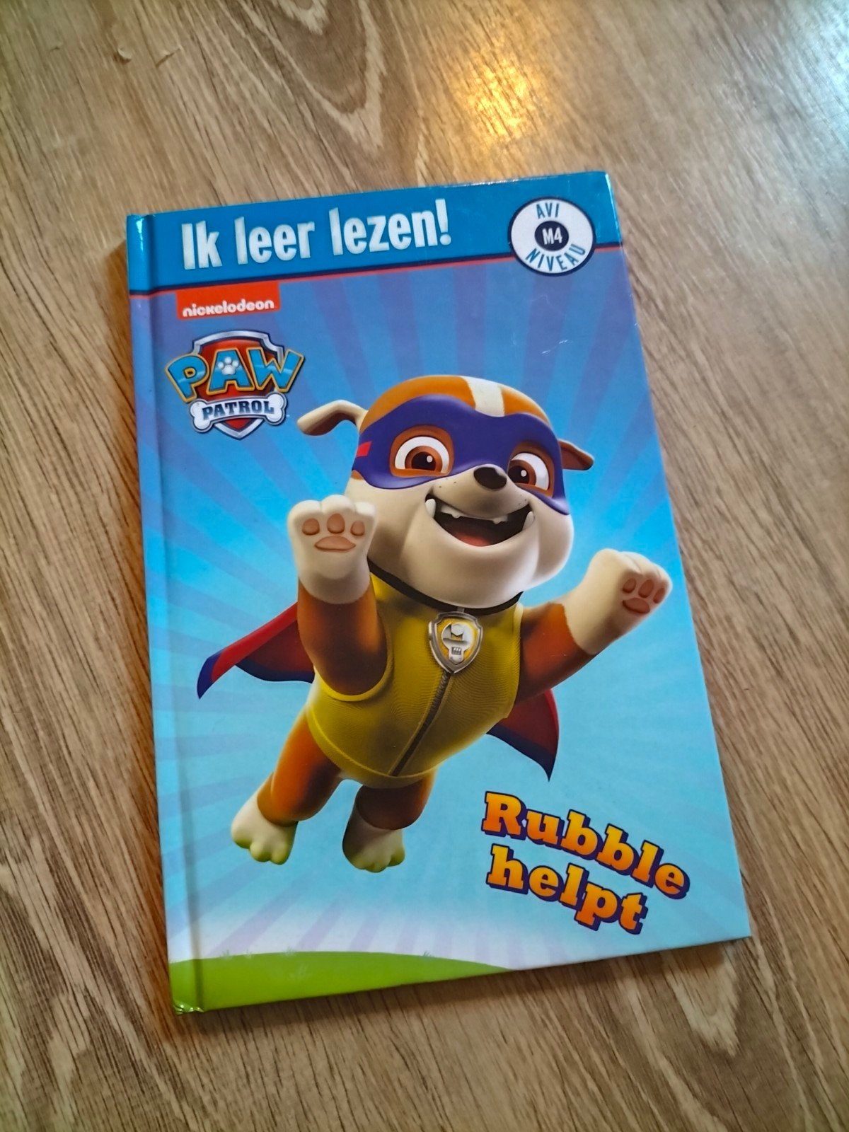 Paw patrol leesboekjes - Rubble helpt, Ophalen of Verzenden, Zo goed als nieuw