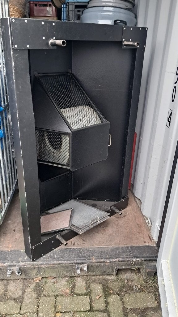 Grote zwarte afzuigkap, Ophalen, Gebruikt, Wandschouwkap, Fleur@timeout.nl