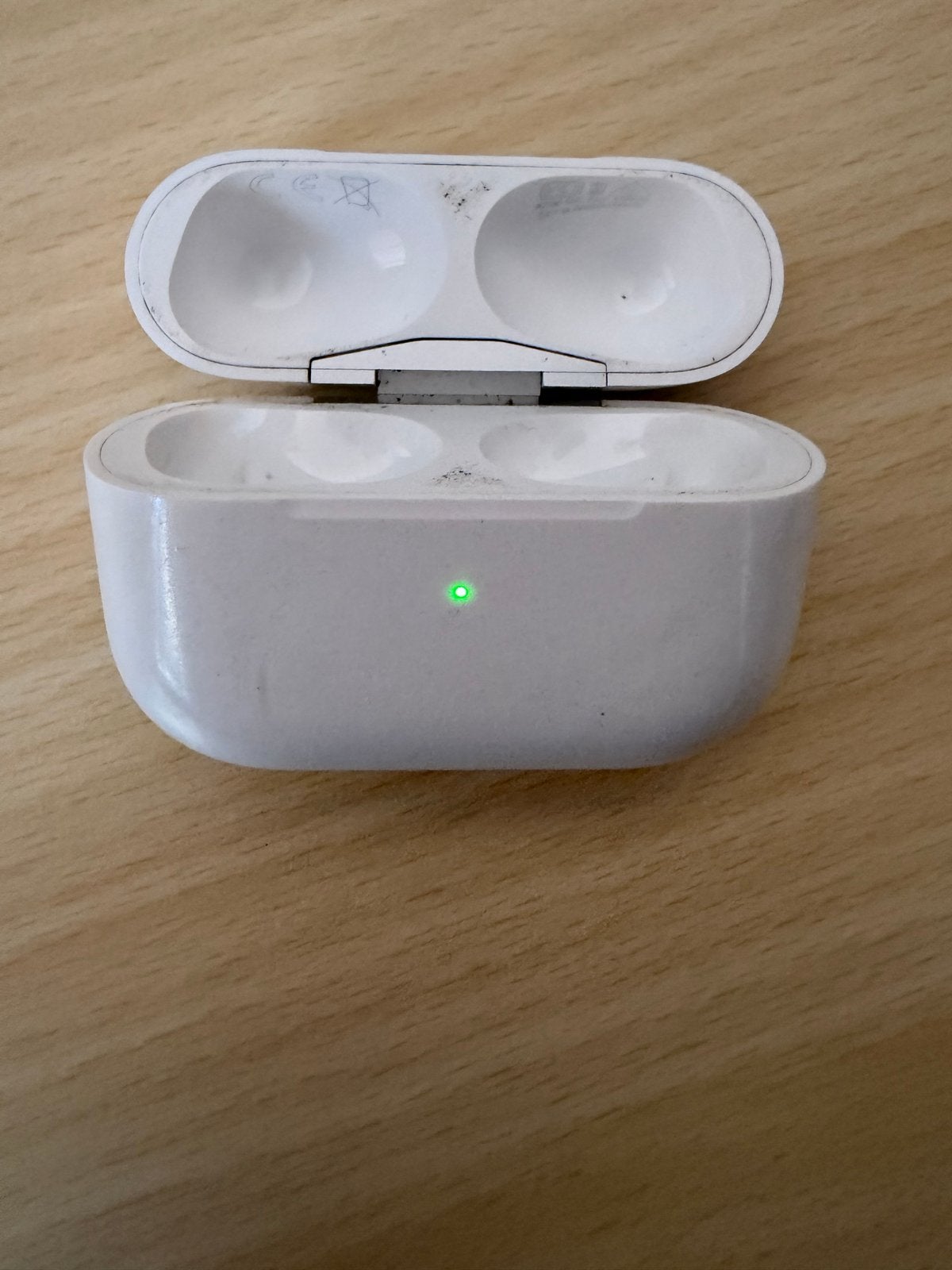 Apple Airpods Pro 1 Oplaadcase - Wit, In-ear, Gebruikt, Draadloos opladen, Ophalen of Verzenden