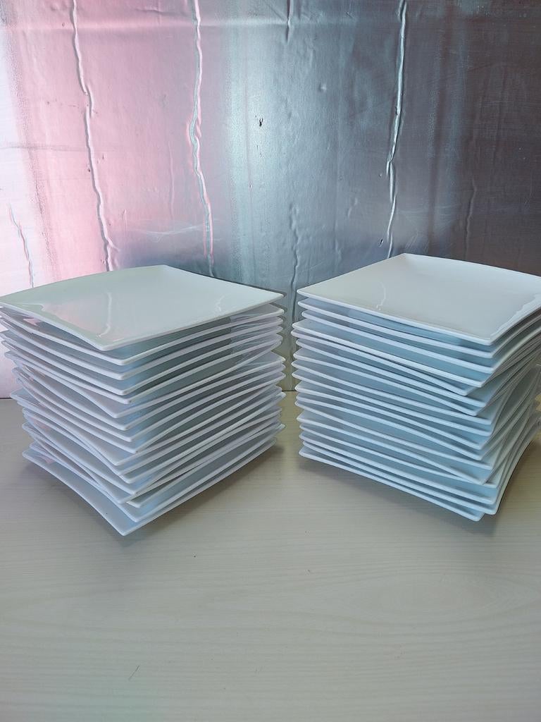 34x Maxwell & Williams Vierkante Witte Porseleinen Borden, Ophalen, Gebruikt, Bord(en), Effen