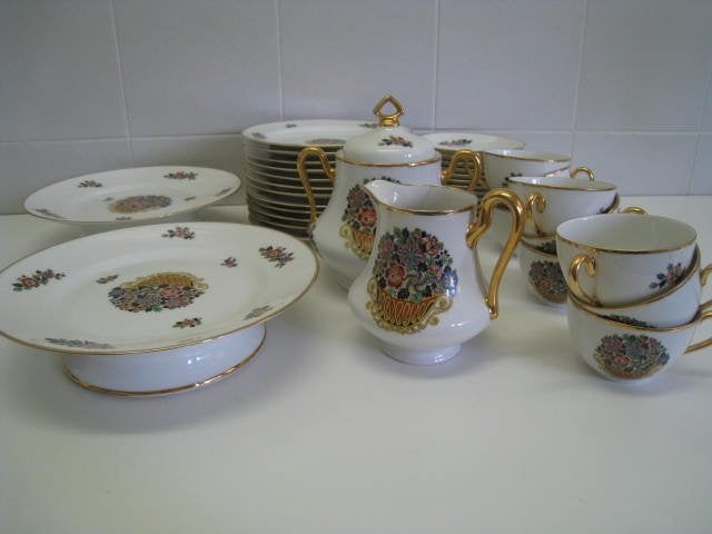 Volledig porseleinen Limoges servies 102 stuks. Limoges P.P., Ophalen