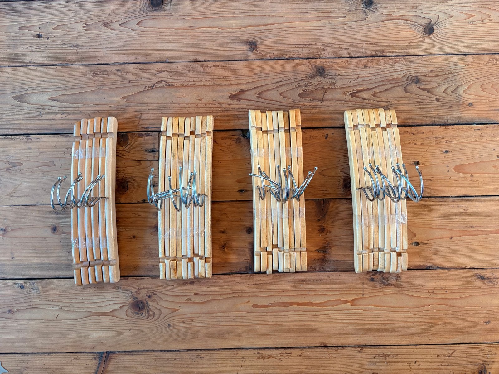 Kleerhangers kind hout - 33 stuks, Gebruikt, Minder dan 100 cm, Hout, Ophalen