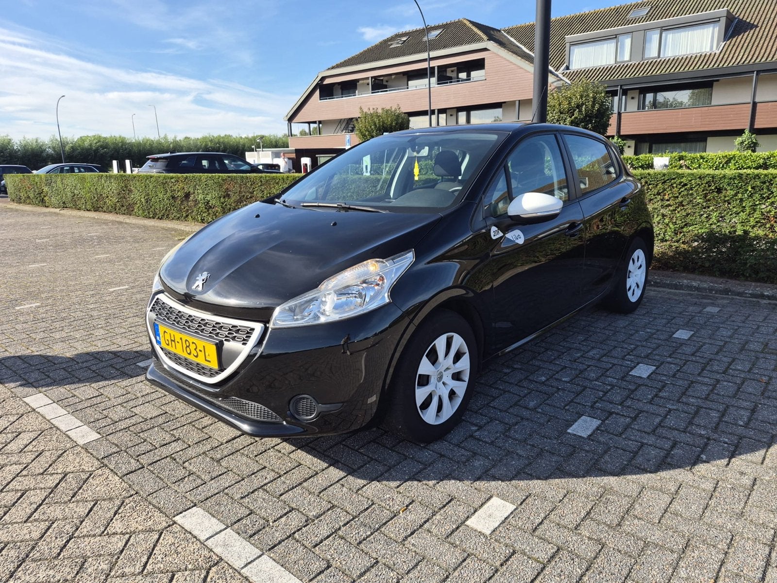 Peugeot 208 1.0 VTI 50KW/68PK 5-D 2015 Zwart