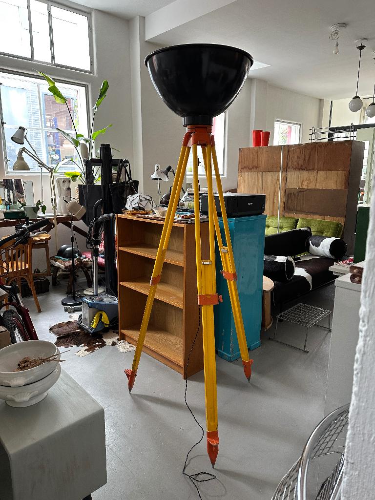 SALE: vintage, industriële tripod vloerlamp, staande lamp, Ophalen