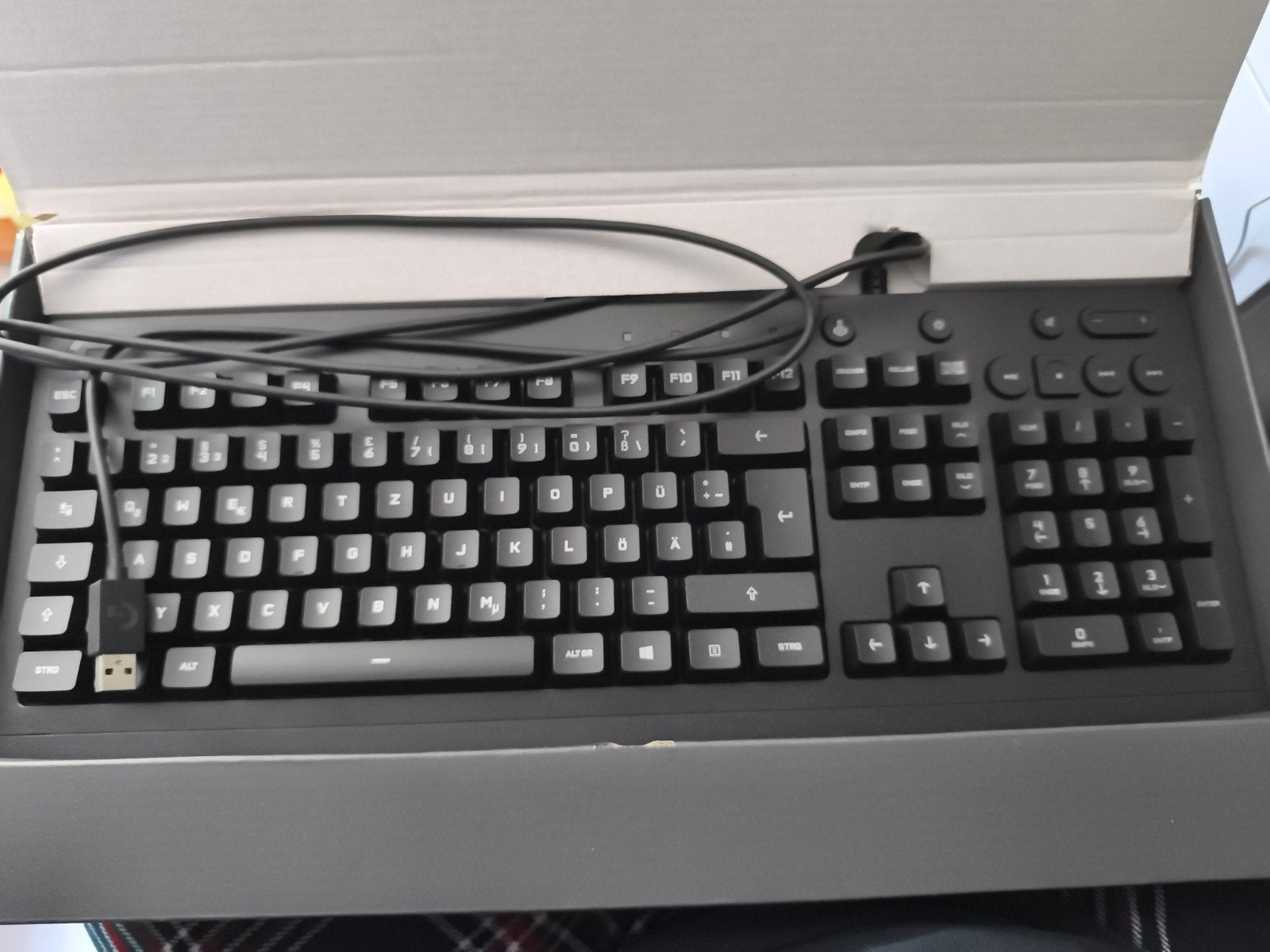 Logitech G213 920-008087 (Duits), Ophalen, Zo goed als nieuw, Logitech G
