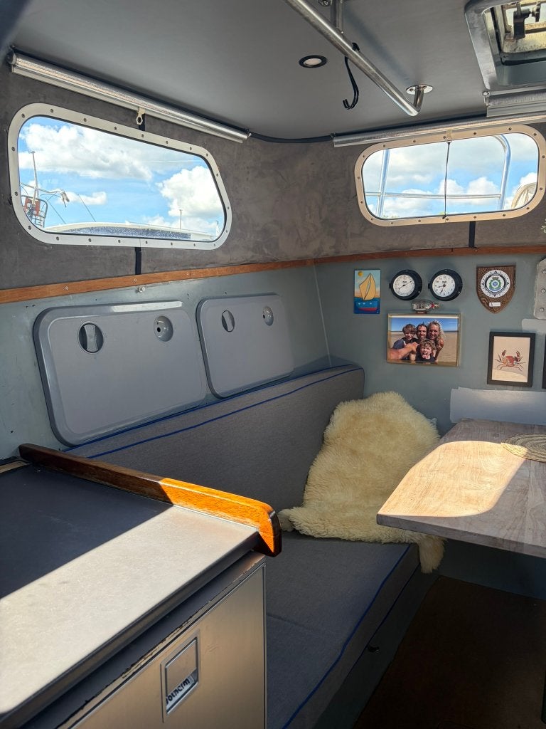 Foto 14 van Willard Marine Tender 35ft Mk7 - EPOXY - NEW engine