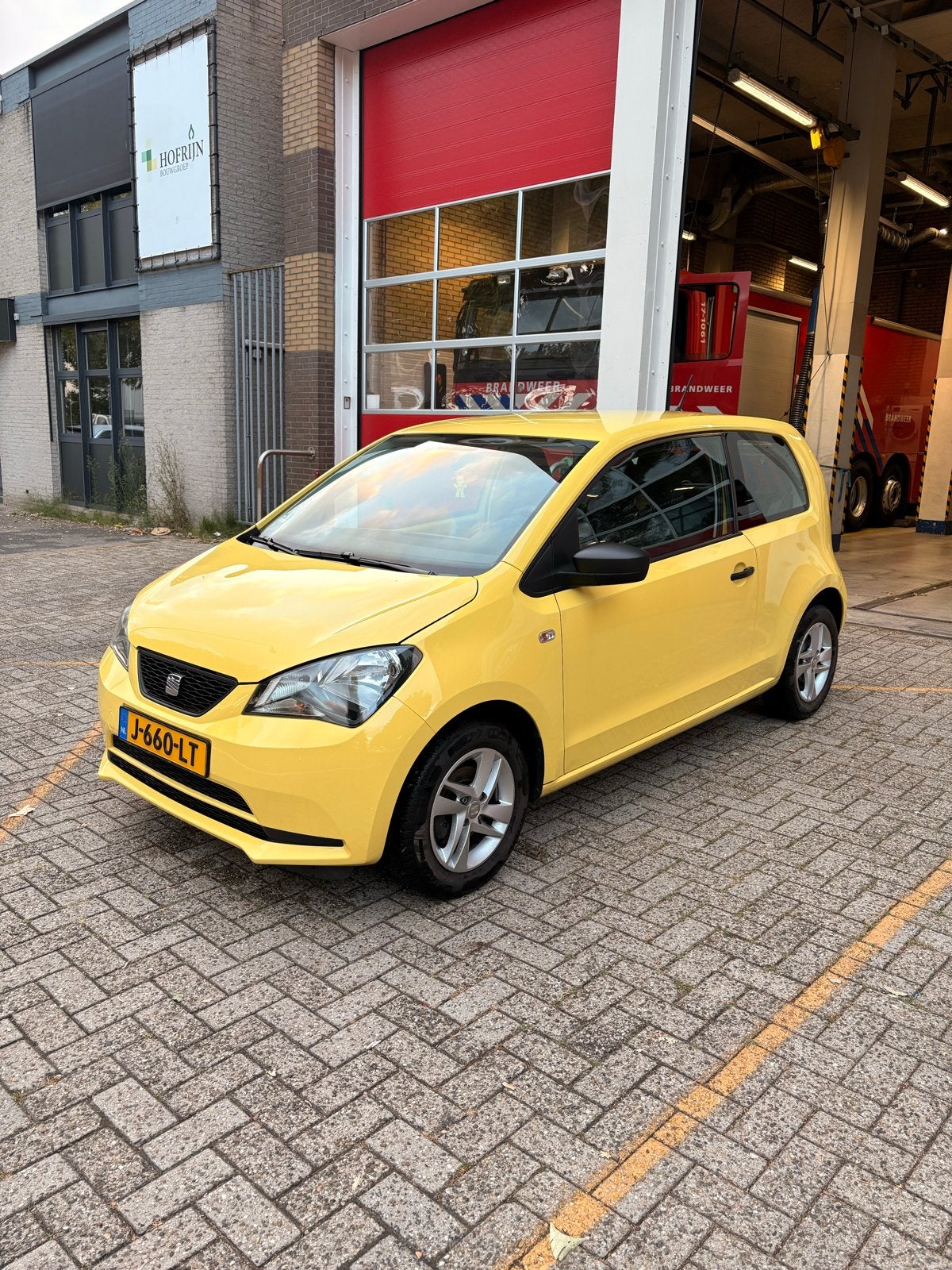 Seat Mii 1.0 44KW 3D 2015 Geel, Auto's, Voorwielaandrijving, 4 stoelen, Mii, Geel