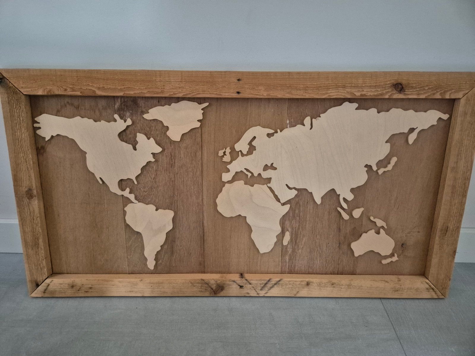 Houten wandplaat wereldkaart 112x58 cm, Ophalen, Gebruikt, Hout, Wandbord of Wandpaneel