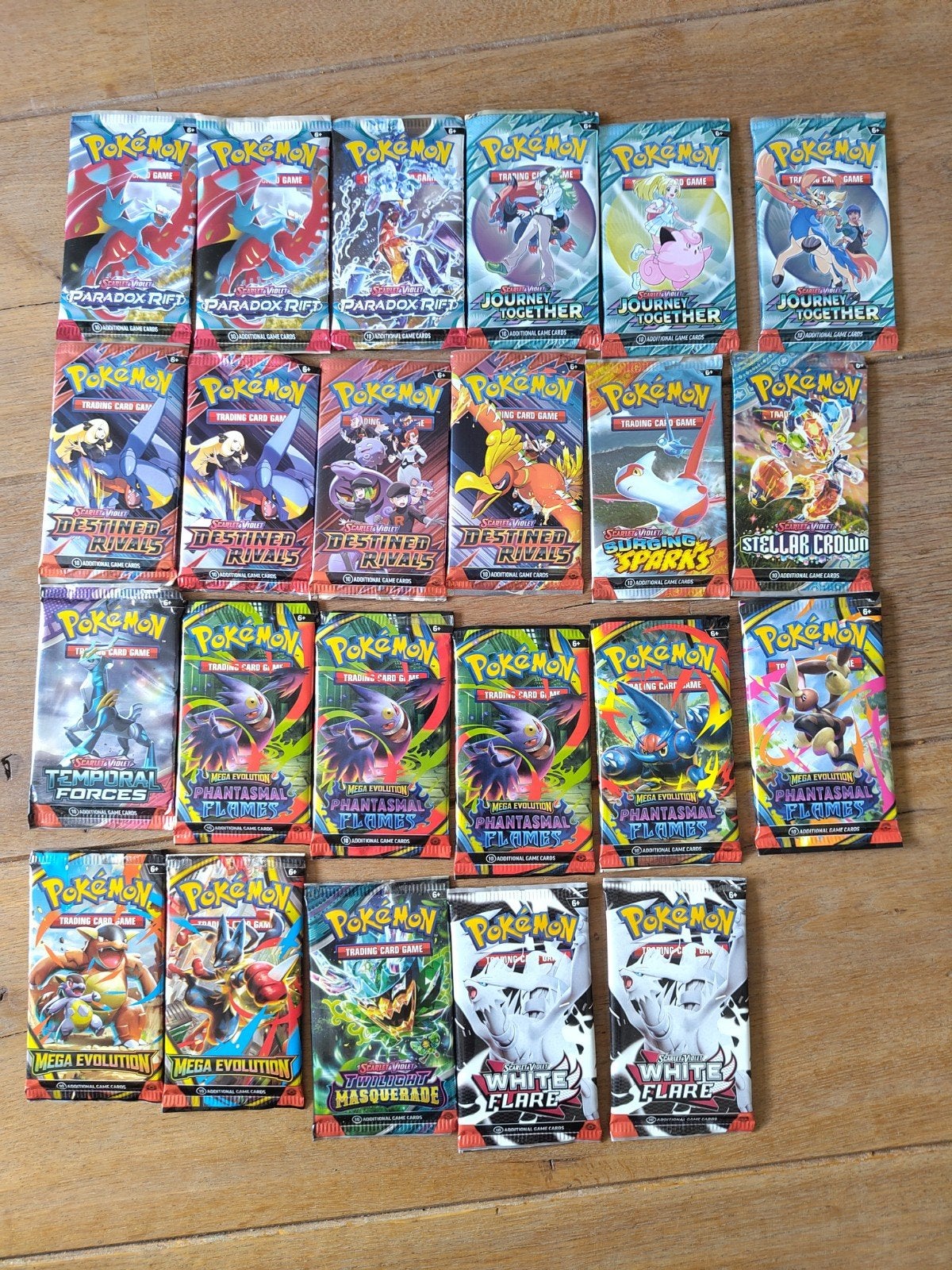 Mooie pokemon pakjes, Hobby en Vrije tijd, Verzamelkaartspellen | Pokémon, Ophalen of Verzenden, Zo goed als nieuw, Booster, Foil