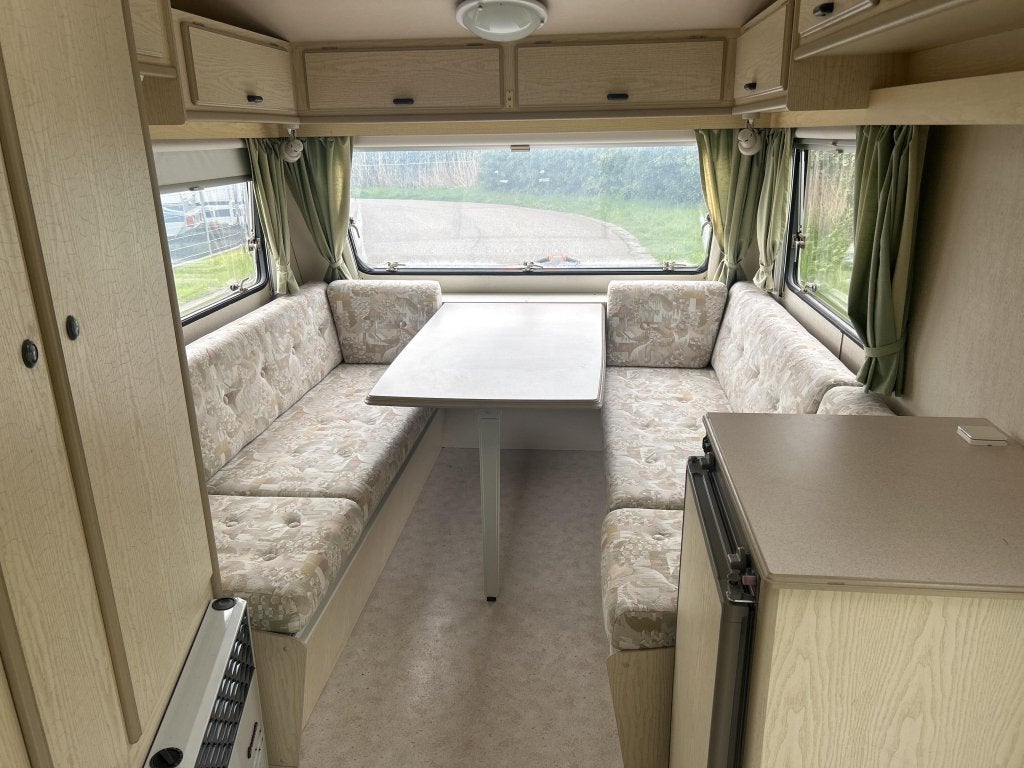 Avento Premier 420 TLH CASSETTE TOILET, VOORTENT, Standaardzit, Schokbreker, Bedrijf, Niet ingevuld