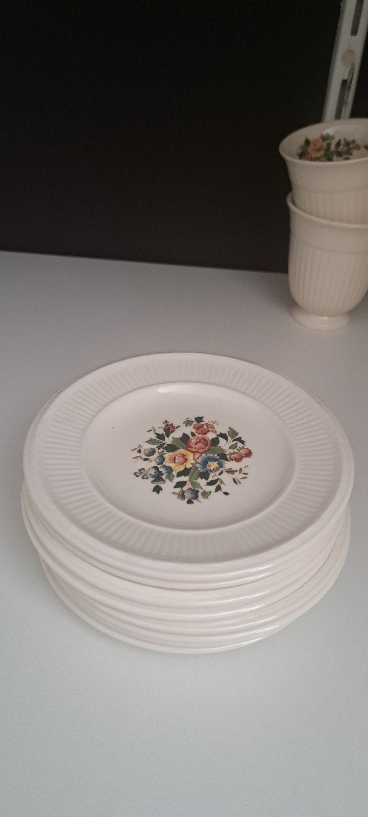 8 Wedgwood "Conway" gebaksschotels / petit fours, Huis en Inrichting, Ophalen of Verzenden, Zo goed als nieuw, Bord(en), Wedgwood