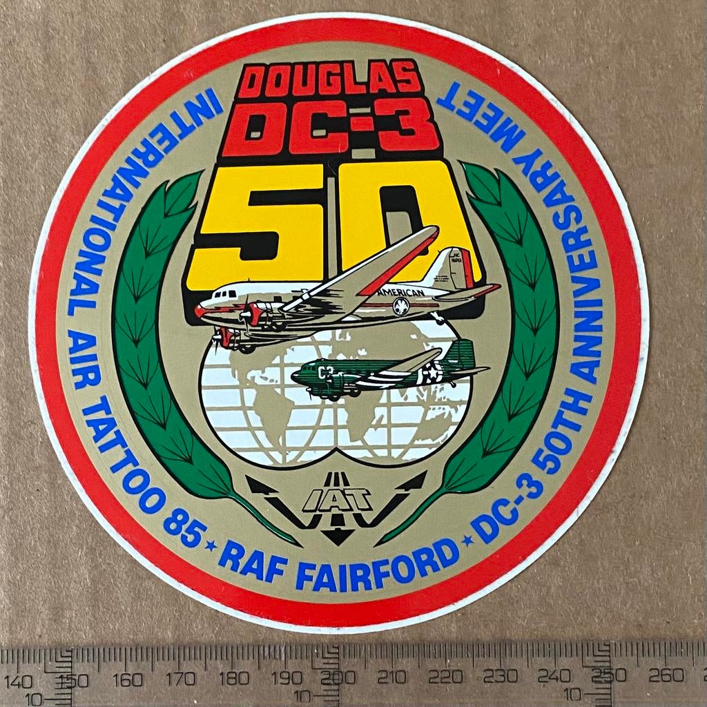 sticker douglas dc-3 1985 50 jaar, Verzamelen, Ophalen of Verzenden, Zo goed als nieuw, Kaart, Foto of Prent