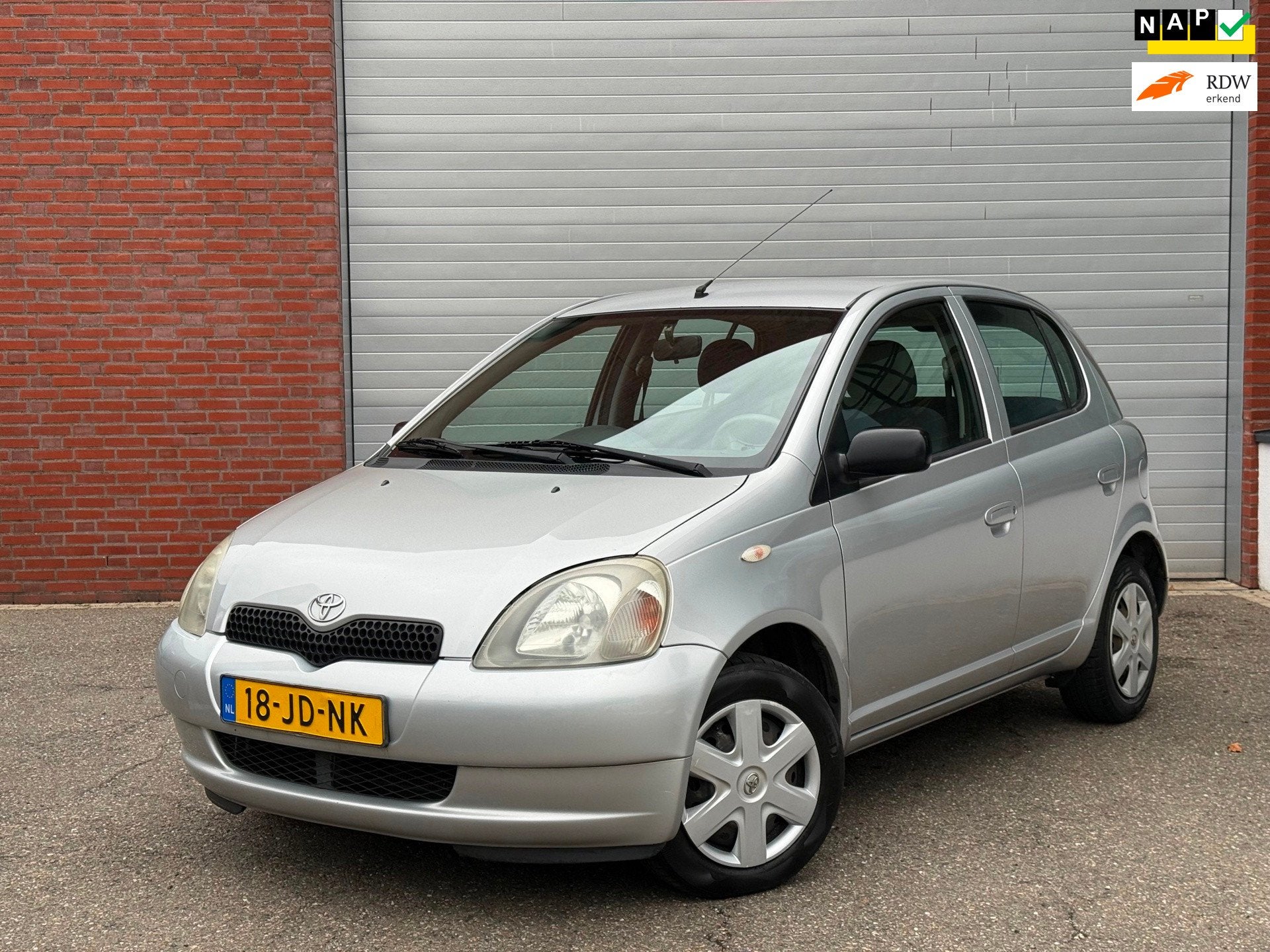 Toyota Yaris 1.0-16V VVT-i YORIN | NAP | NEW APK |, Auto's, Voorwielaandrijving, Stof, 31 €/maand, 4 cilinders