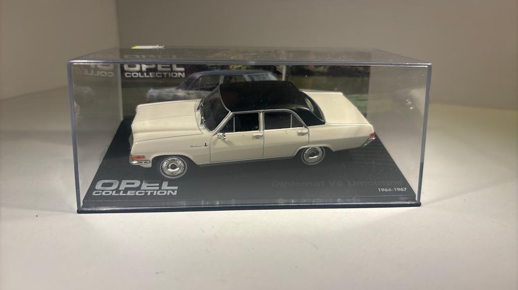 Opel diplomat v8 limousine atlas 1.43, Overige merken, Auto, Ophalen of Verzenden, A