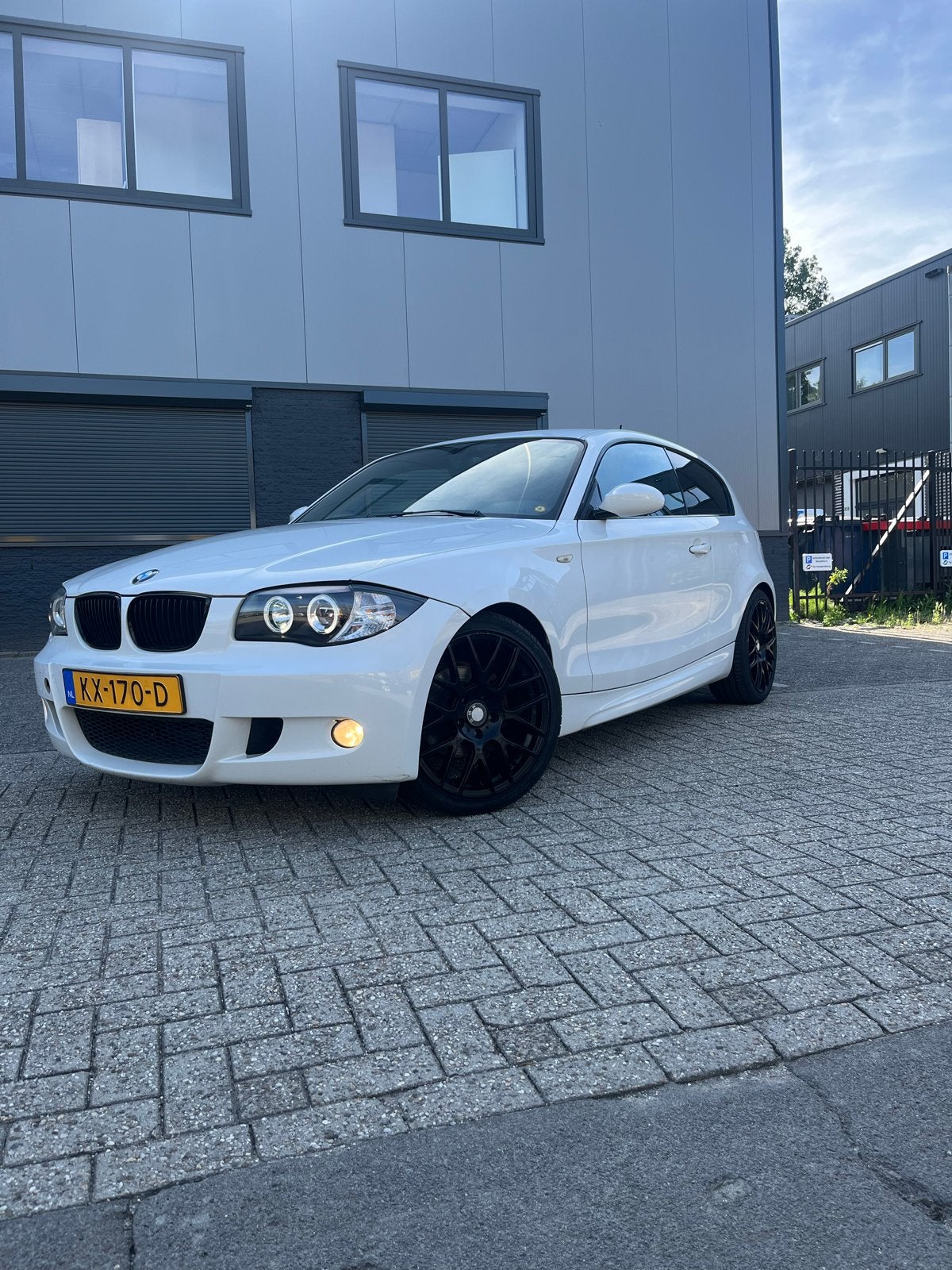 BMW 1-Serie 2.0 118i 2009 Wit, 1-Serie, Achterwielaandrijving, 1995 cc, 4 stoelen