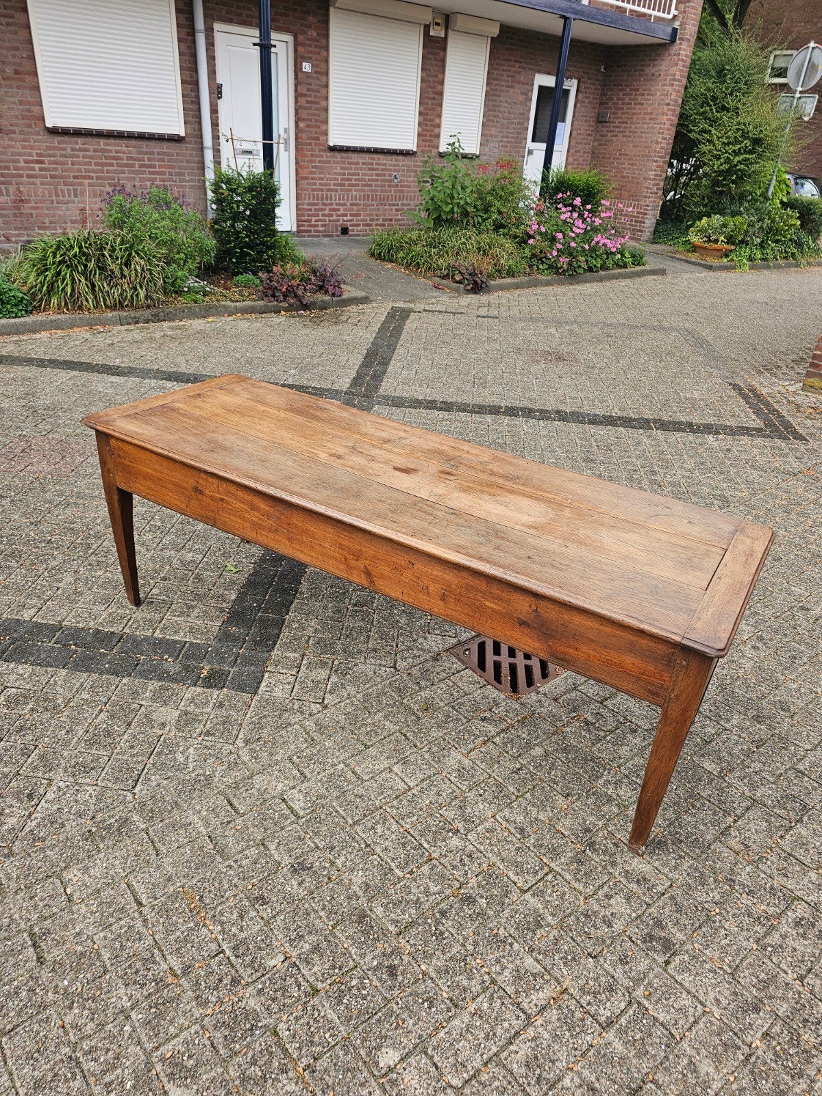 Antieke houten sidetable met opbergruimte, Ophalen