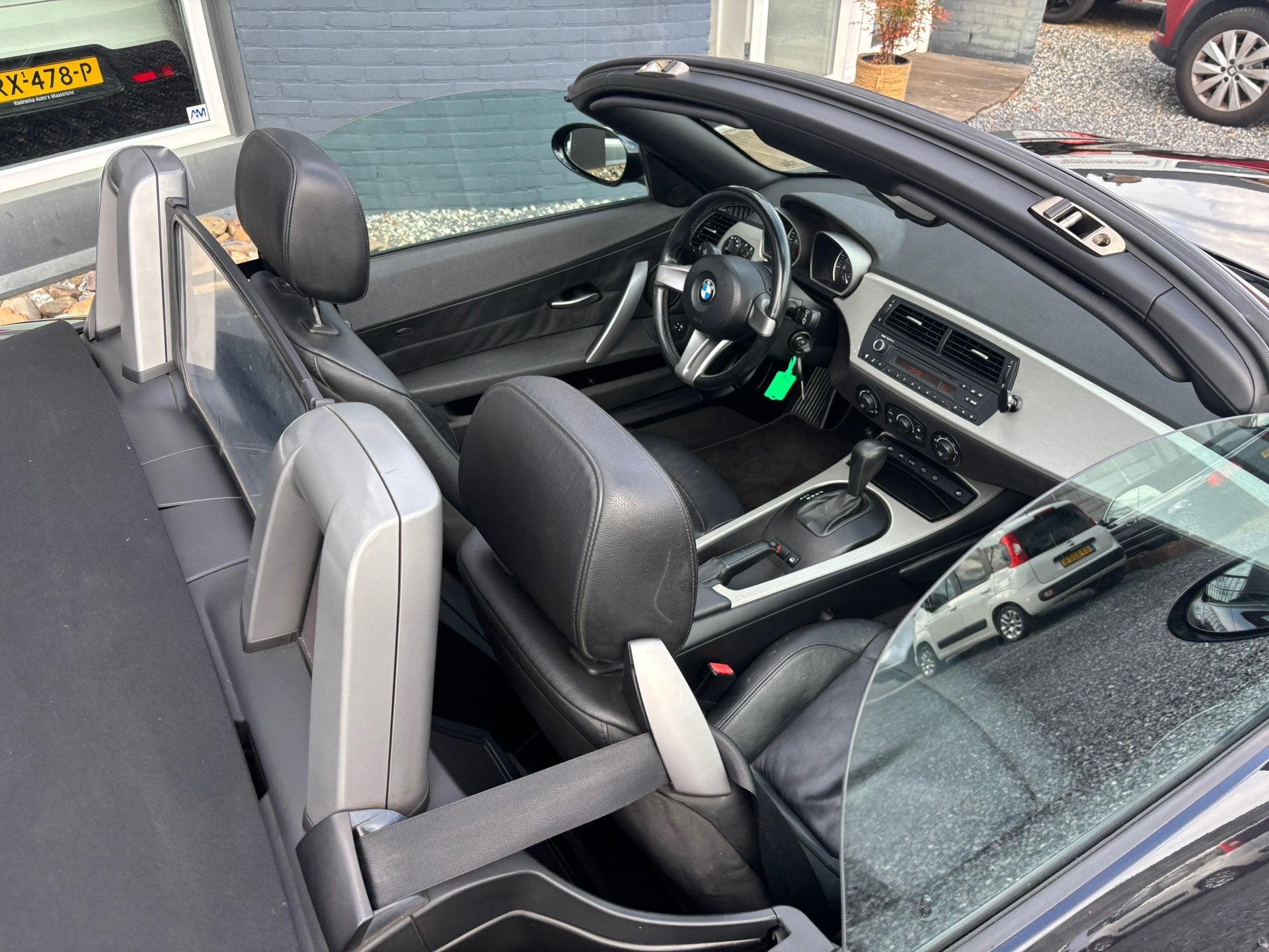 Foto 16 van BMW Z4 Roadster 2.2i S 6 Cilinder | Leder | Automaat | Vol.
