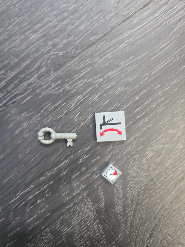 Lego onderdelen: sleutel, kompas en bedieningspaneel, Ophalen of Verzenden, Gebruikt