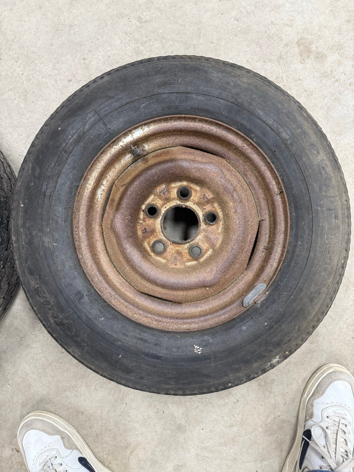 Set van 2 wielen met banden (165R13C), Auto diversen, Ophalen of Verzenden, Gebruikt
