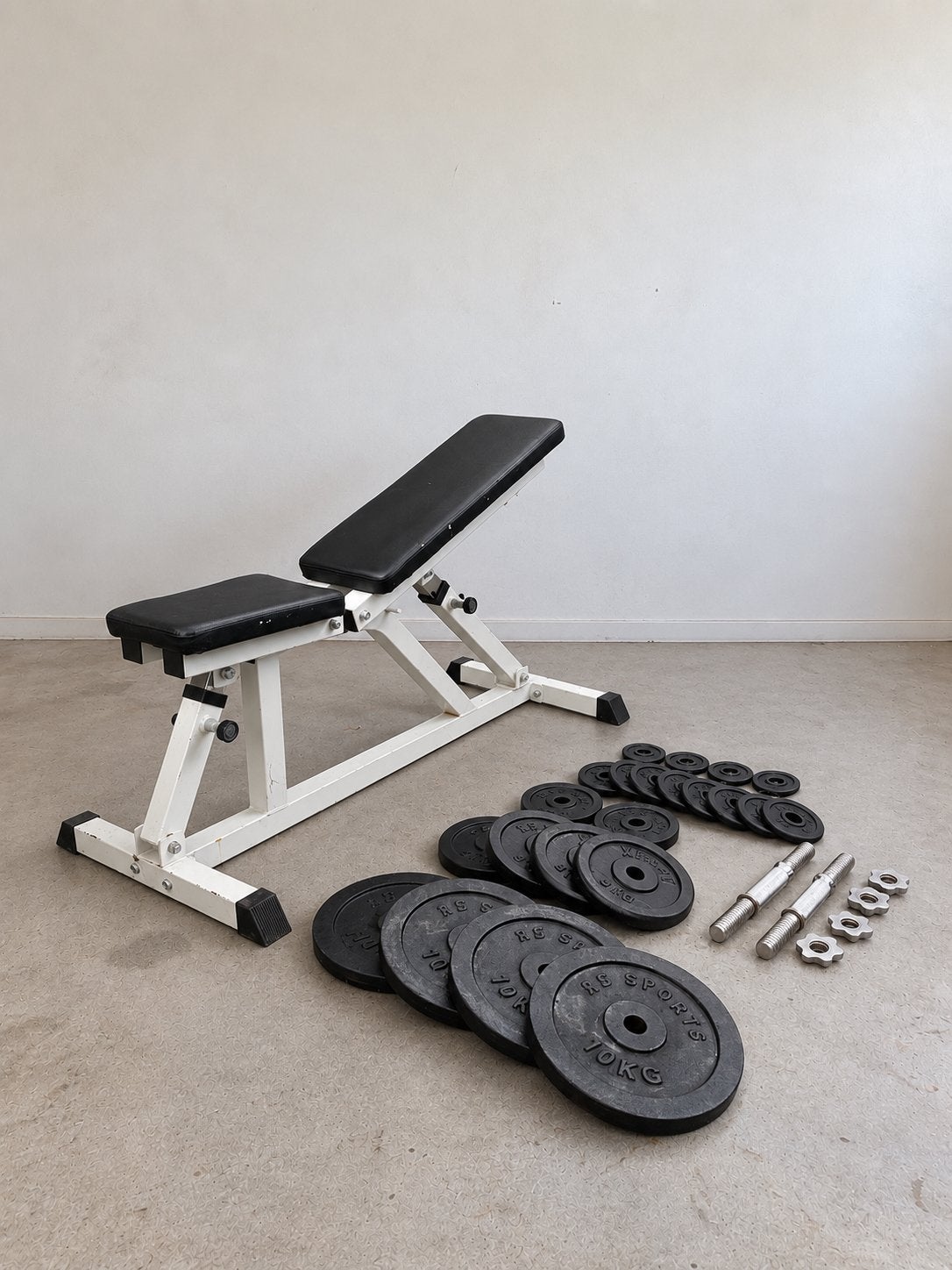 Fitnessset 75 kg gietijzer + verstelbare fitnessbank, Sport en Fitness, Ophalen, Zo goed als nieuw, Fitnessbank