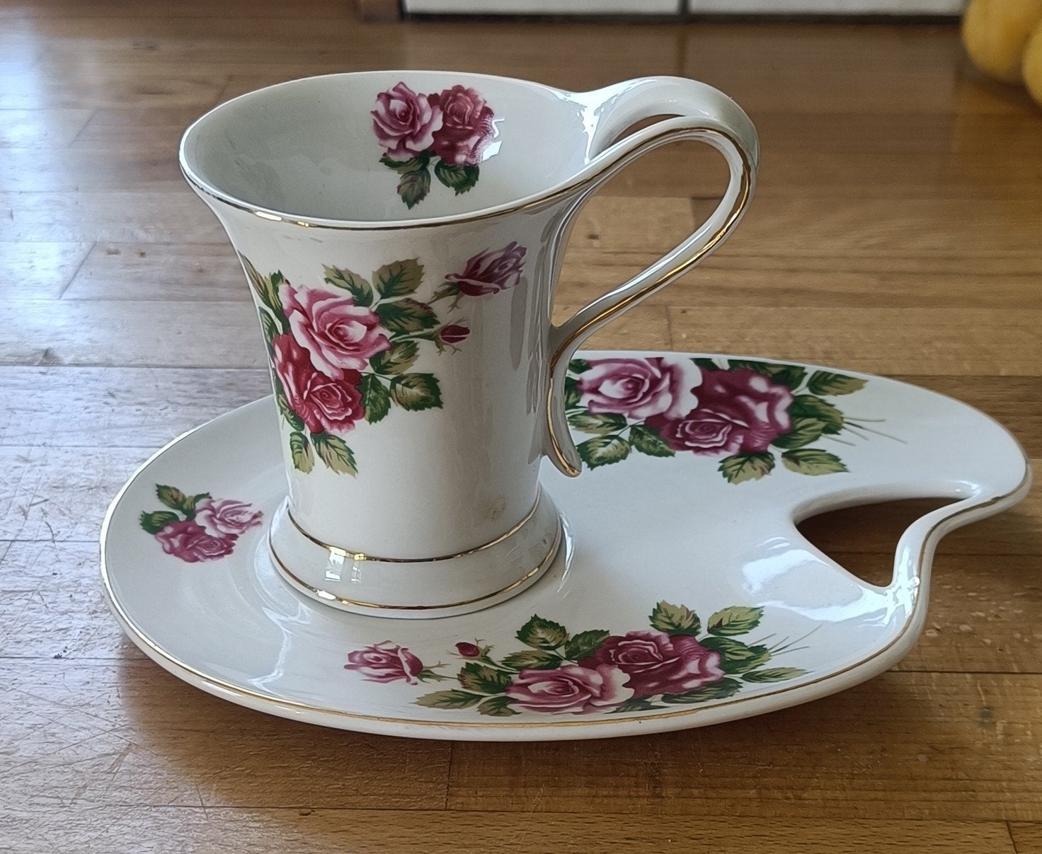 Vintage Porseleinen Kop en Schotel Set met Rozenprint, Ophalen of Verzenden