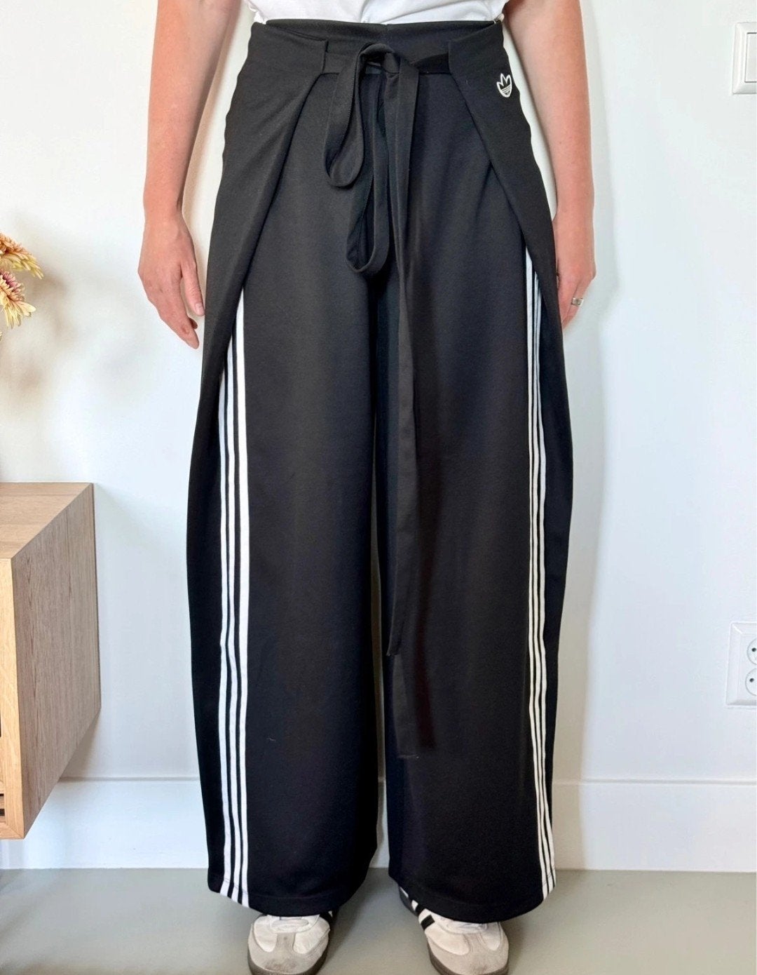 Zeldzame Adidas Originals wikkelbroek, Kleding | Dames, Broeken en Pantalons, Verzenden, Zo goed als nieuw, Roze, Maat 36 (S)