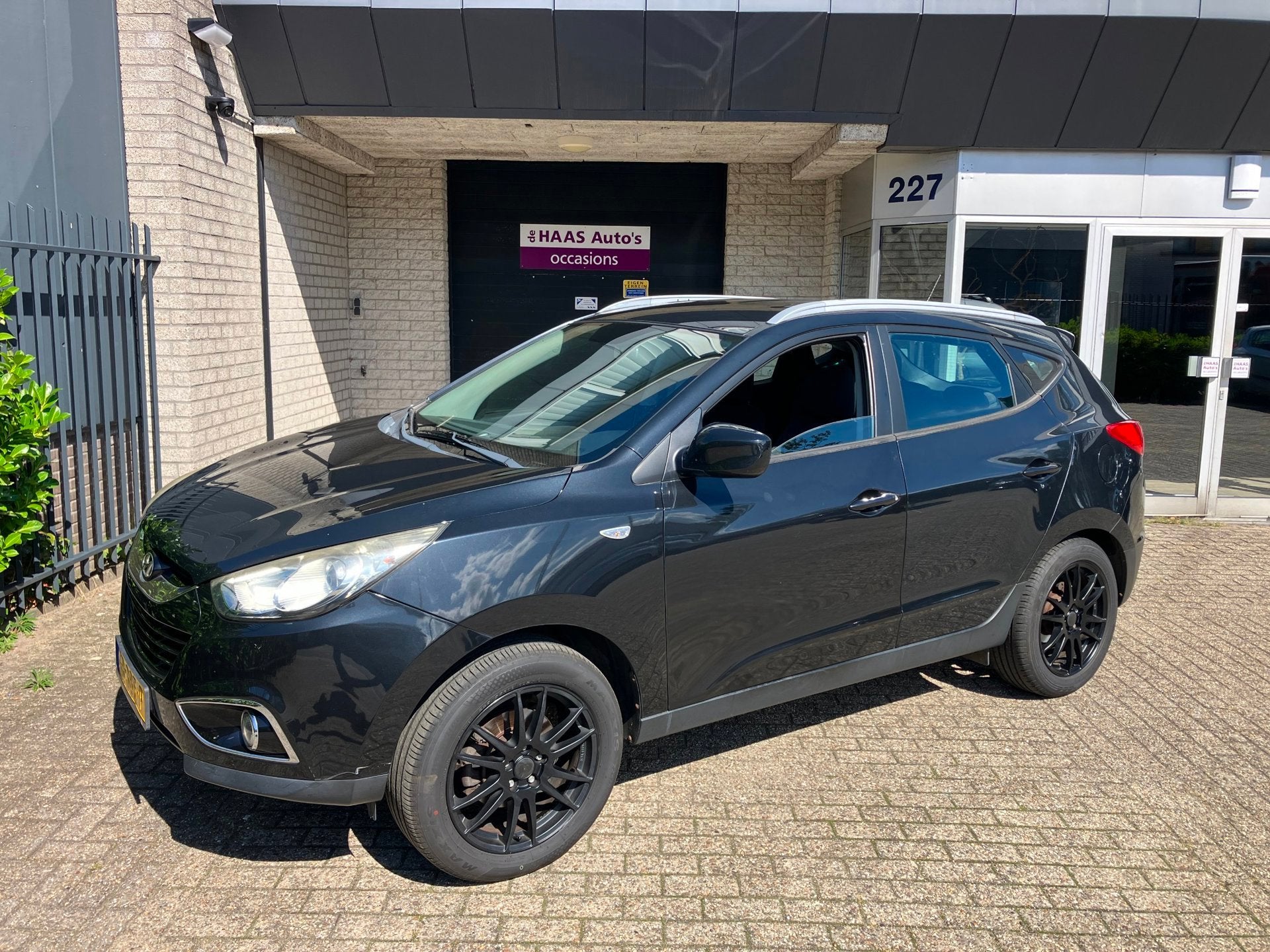 Hyundai Ix35 2.0i Active / APK AUGUSTUS 2027 / ALU VELGEN /, Gebruikt, Zwart, 4 cilinders, Bedrijf