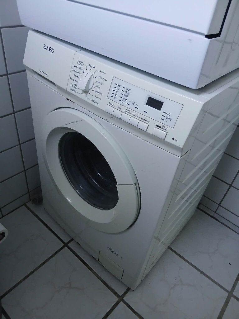 Goed werkende AEG wasmachine, Witgoed en Apparatuur, Gebruikt, 8 tot 10 kg, 1600 toeren of meer, 85 tot 90 cm