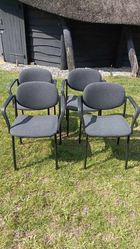 4 stevige, stapelbare stoelen, Ophalen, Gebruikt, Modern, Praktisch, Kantoor, Grijs