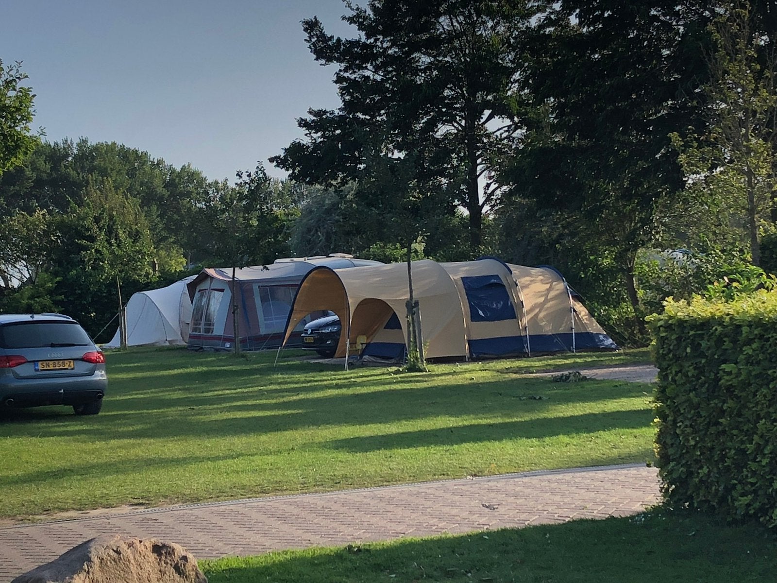 Tent met luifel vrijbuiter phoenix, Ophalen, Zo goed als nieuw, Tot en met 4