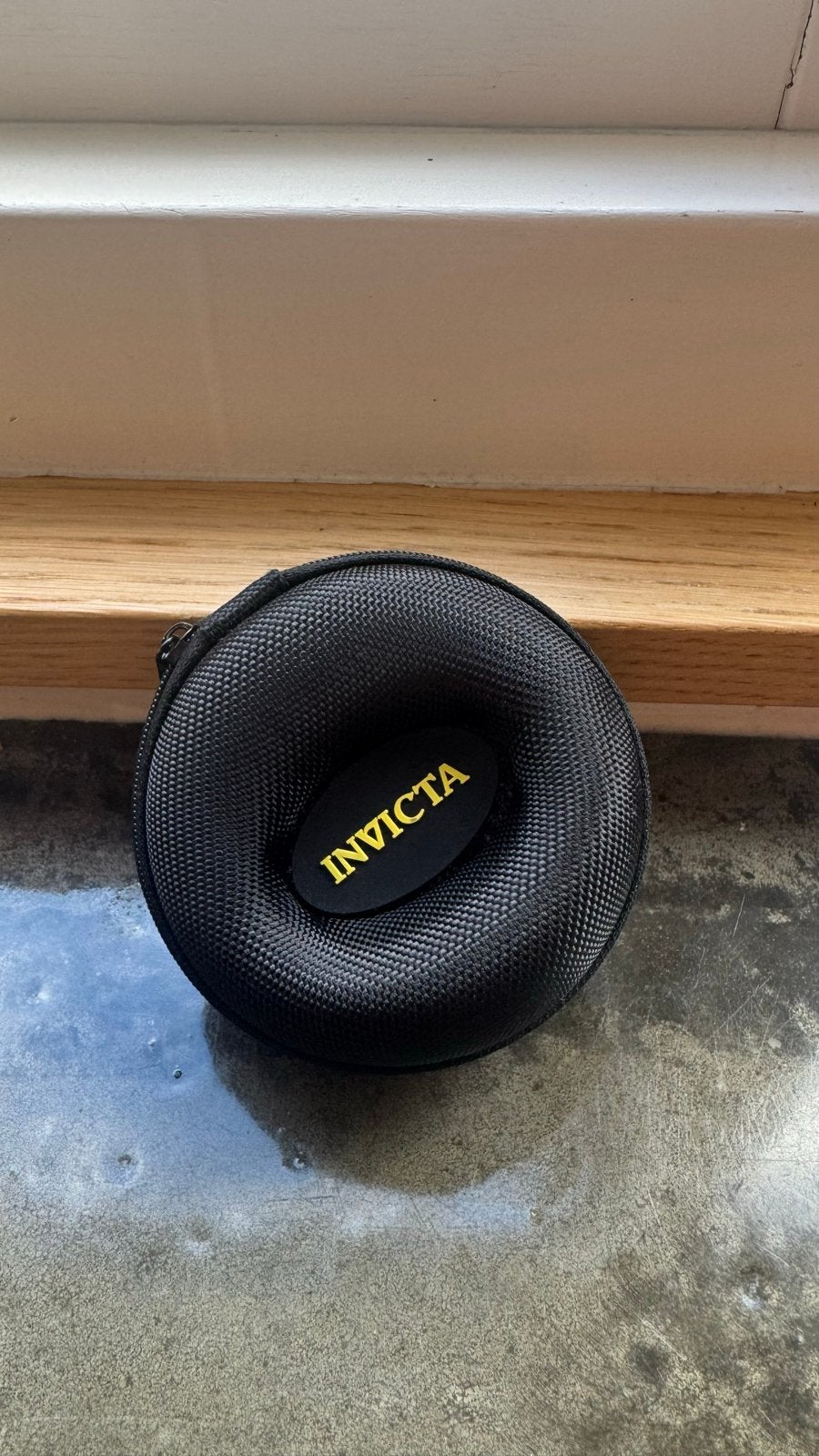 Invicta horloge etui - Zwart, stevig en compact, Ophalen of Verzenden, Zo goed als nieuw