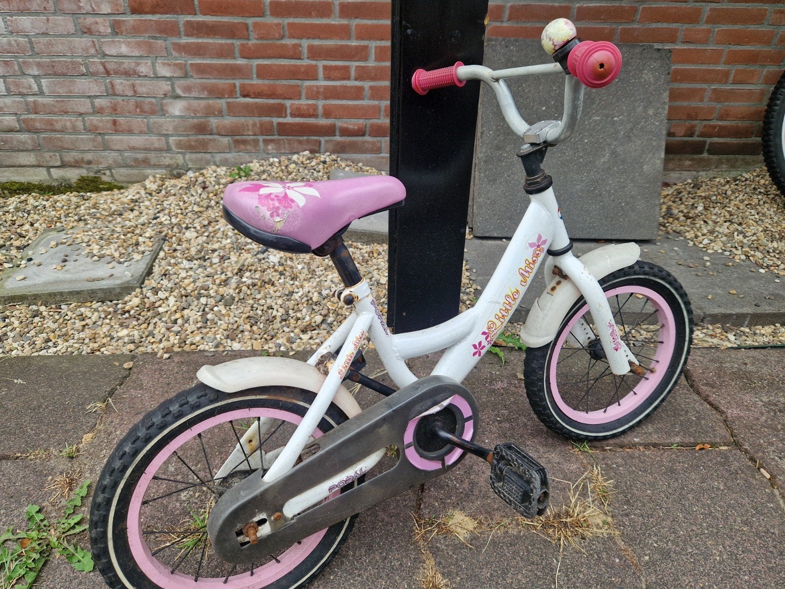 Gratis kinderfiets meisjes 14 inch, Fietsen en Brommers, Fietsen | Kinderfietsjes, Ophalen, Gebruikt, Minder dan 16 inch
