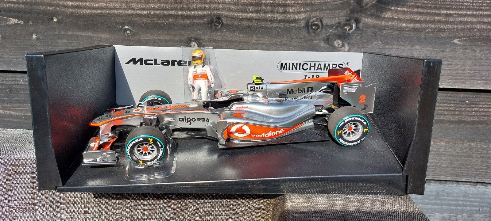 Lewis Hamilton Vodafone McLaren Mercedes MP4-25 Canada 2010, Ophalen of Verzenden, Nieuw, Auto, MiniChamps