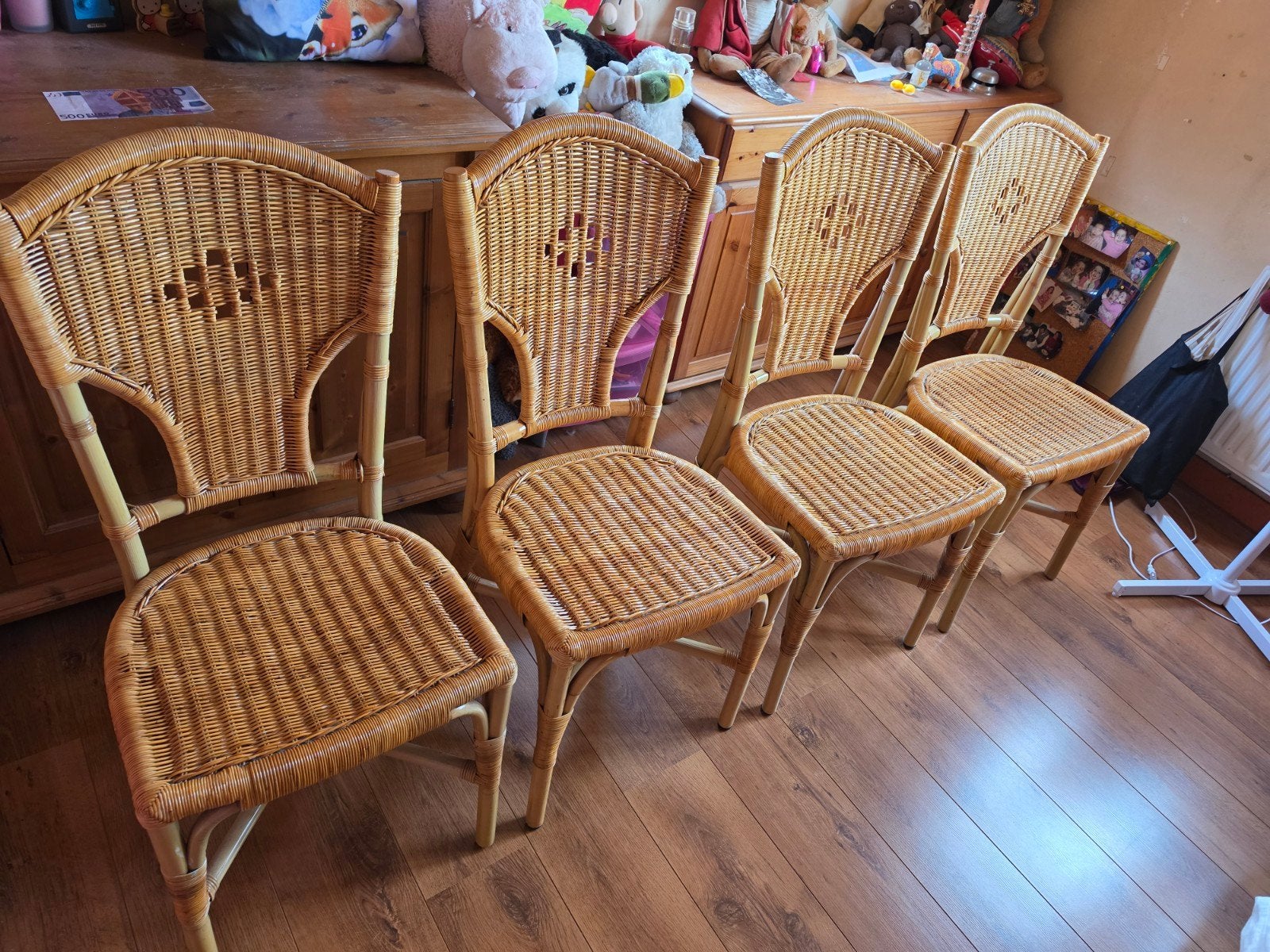 4 rieten eetkamerstoelen - i.g.s, gratis af te halen, Ophalen, Gebruikt, Bruin, Riet of Rotan
