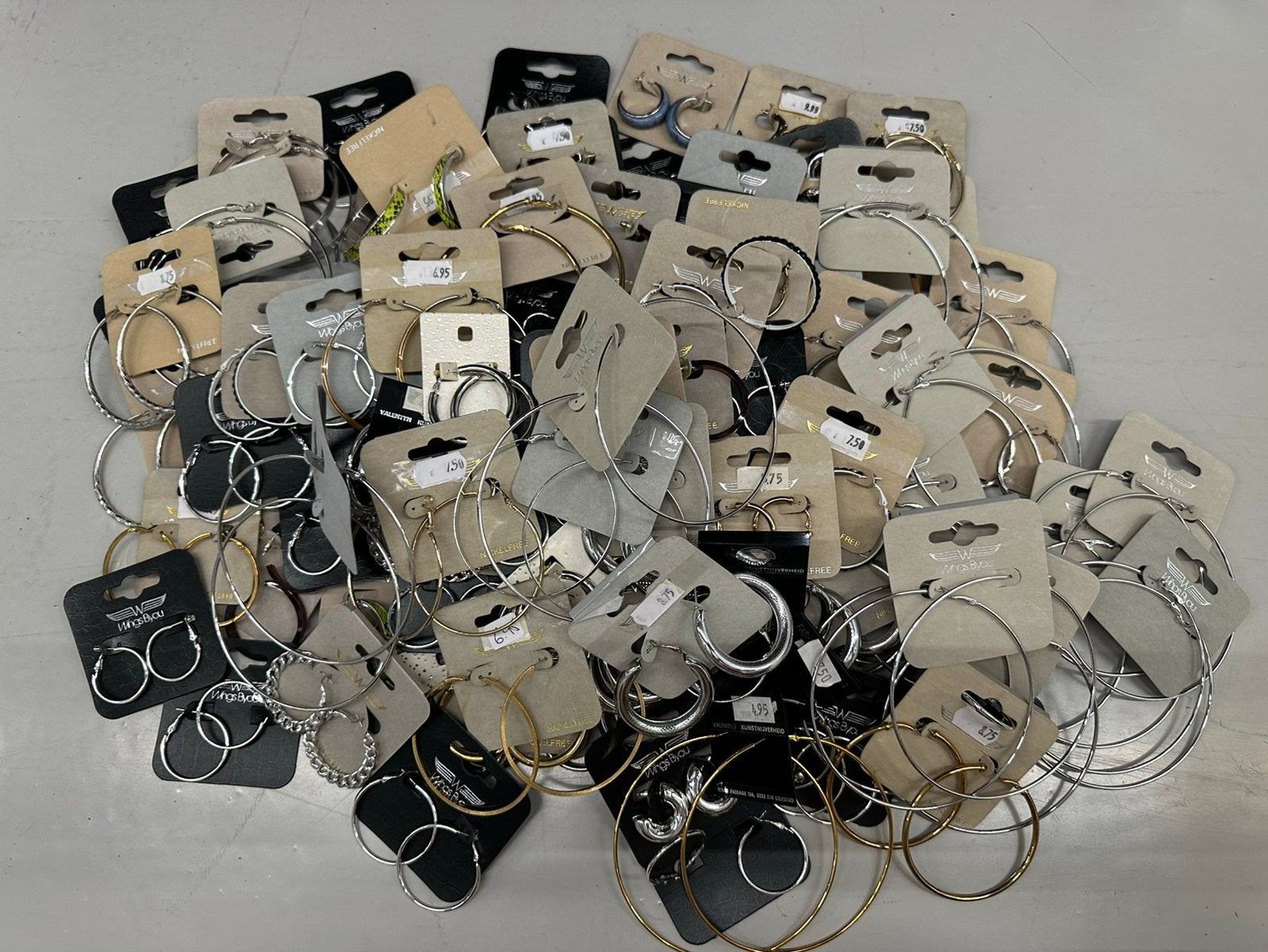 Partij van 128 paar ring oorbellen, Ophalen of Verzenden, Nieuw, Overige kleuren, Overige materialen