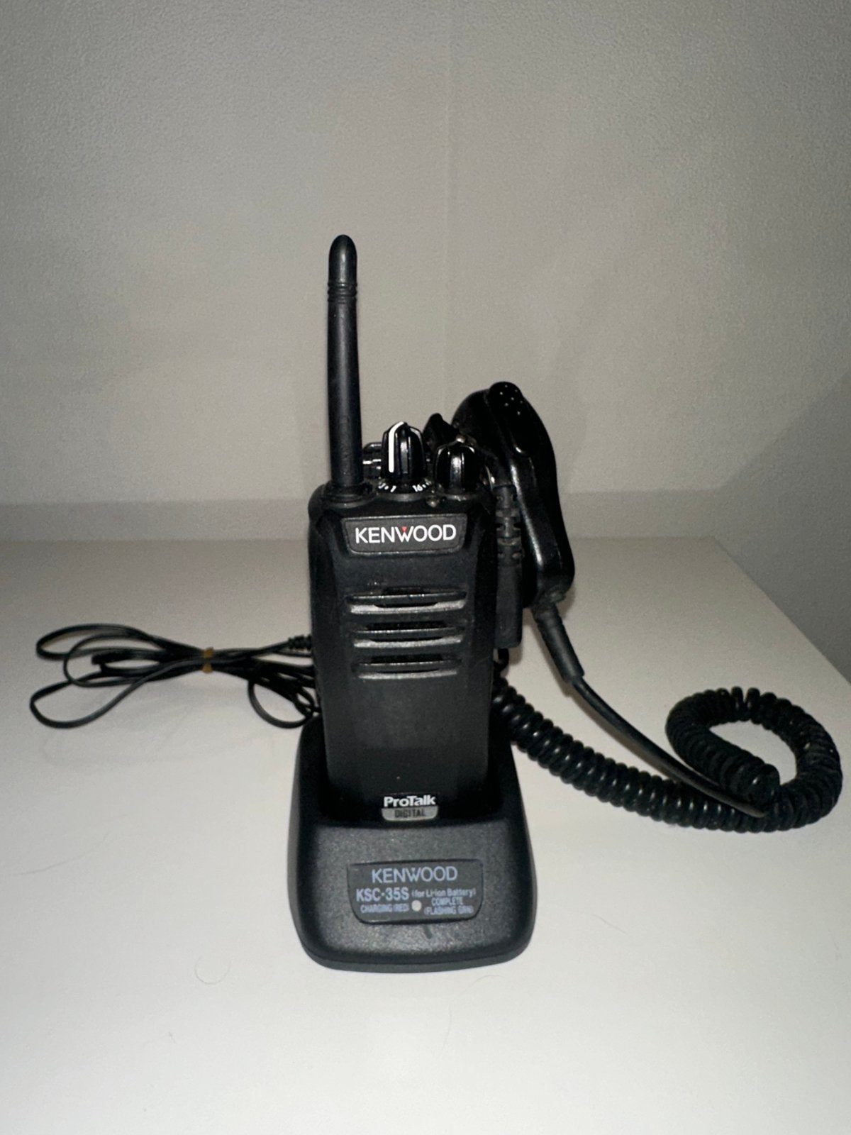 Kenwood TK-3401D-E ProTalk Digital, Telecommunicatie, Portofoons en Walkie-talkies, Ophalen, Zo goed als nieuw, 5 tot 15 km, Portofoon of Walkie-talkie