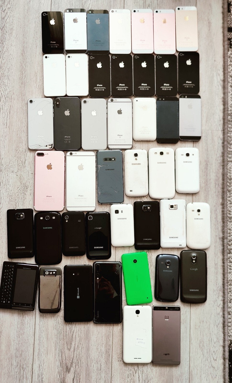 Grote collectie van 44 iPhone en Samsung telefoons, Ophalen